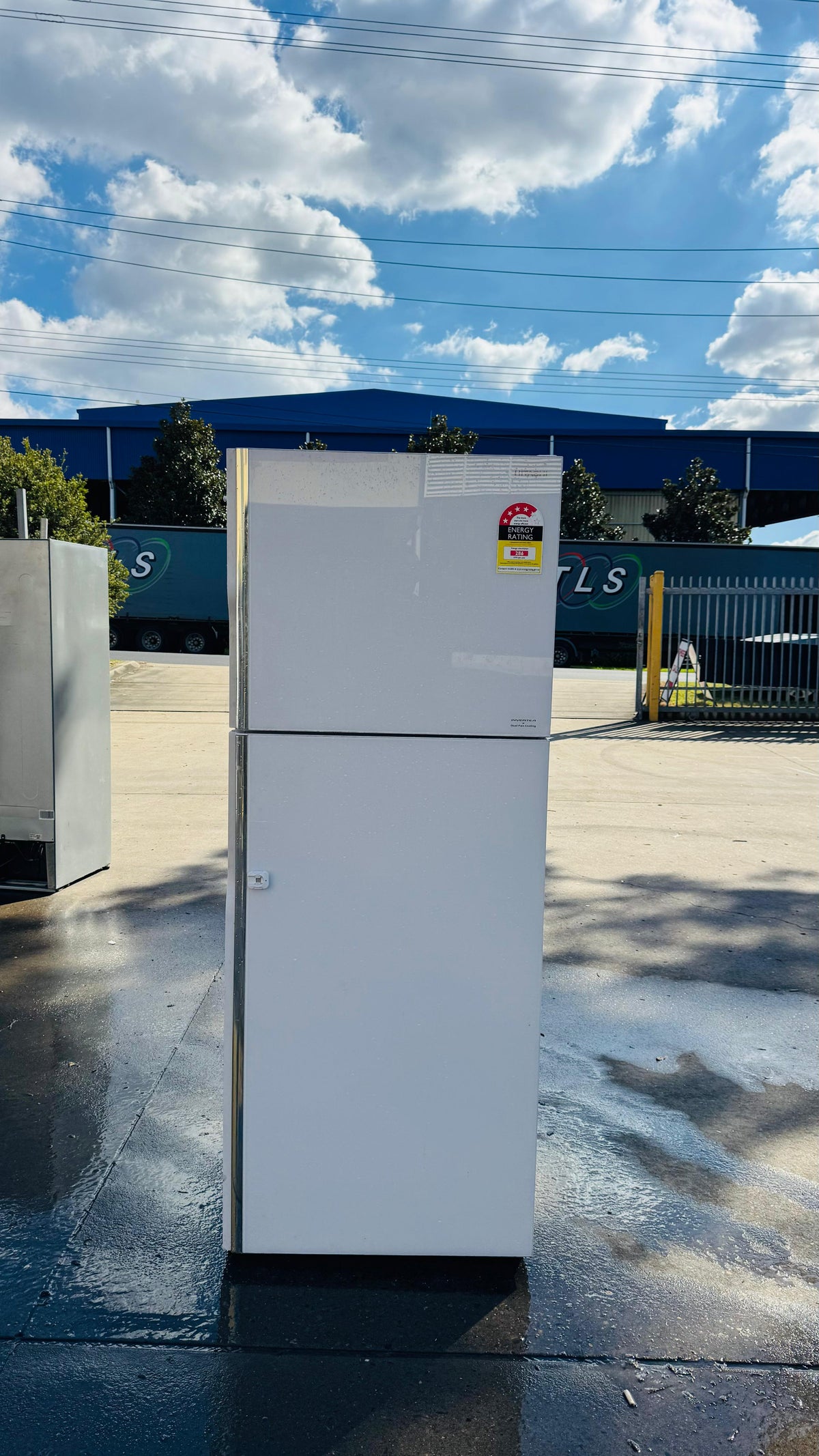 HITACHI 443 LITRES FRIDGE FREEZER