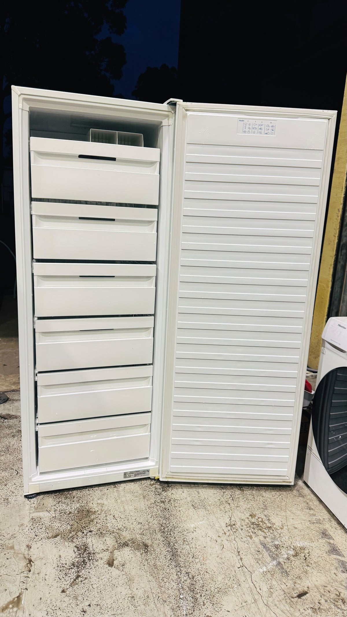 FISHER AND PAYKEL 389 LITRES FREEZER ONLY