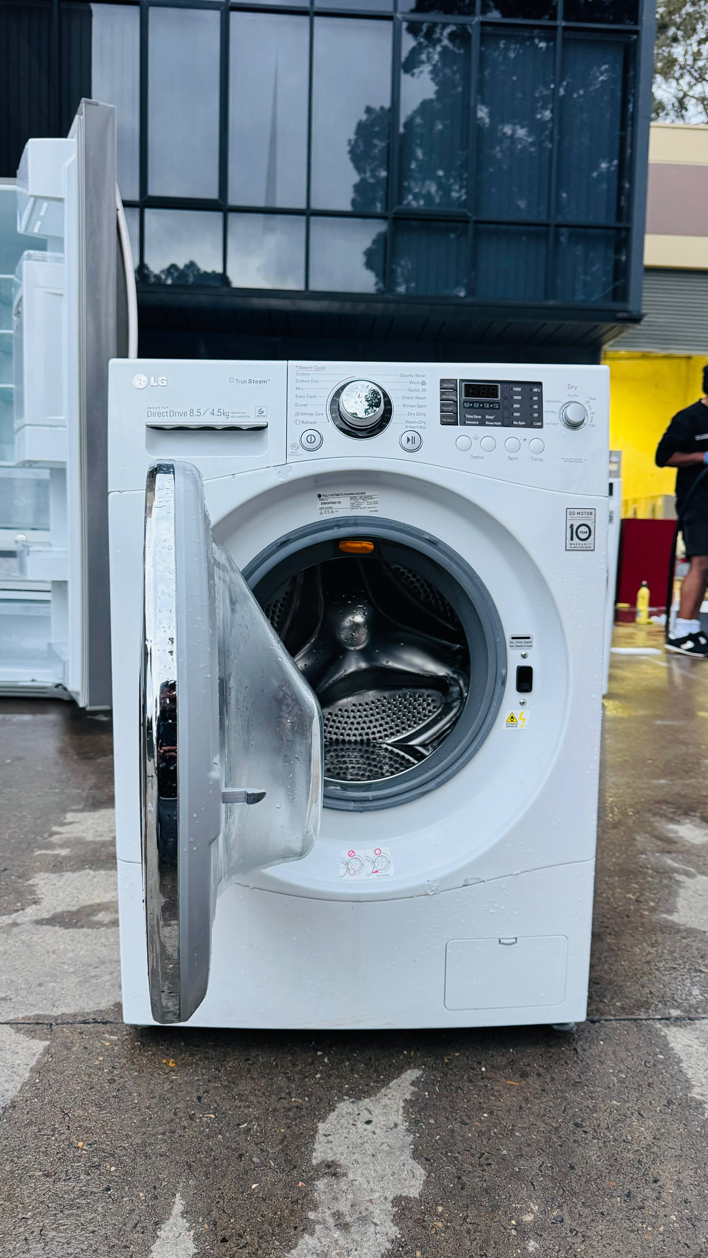 LG 8.5KGS FRONT LOADER WASHING MACHINE