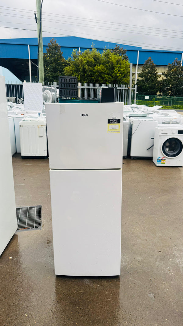HAIER 222 LITRES FRIDGE FREEZER