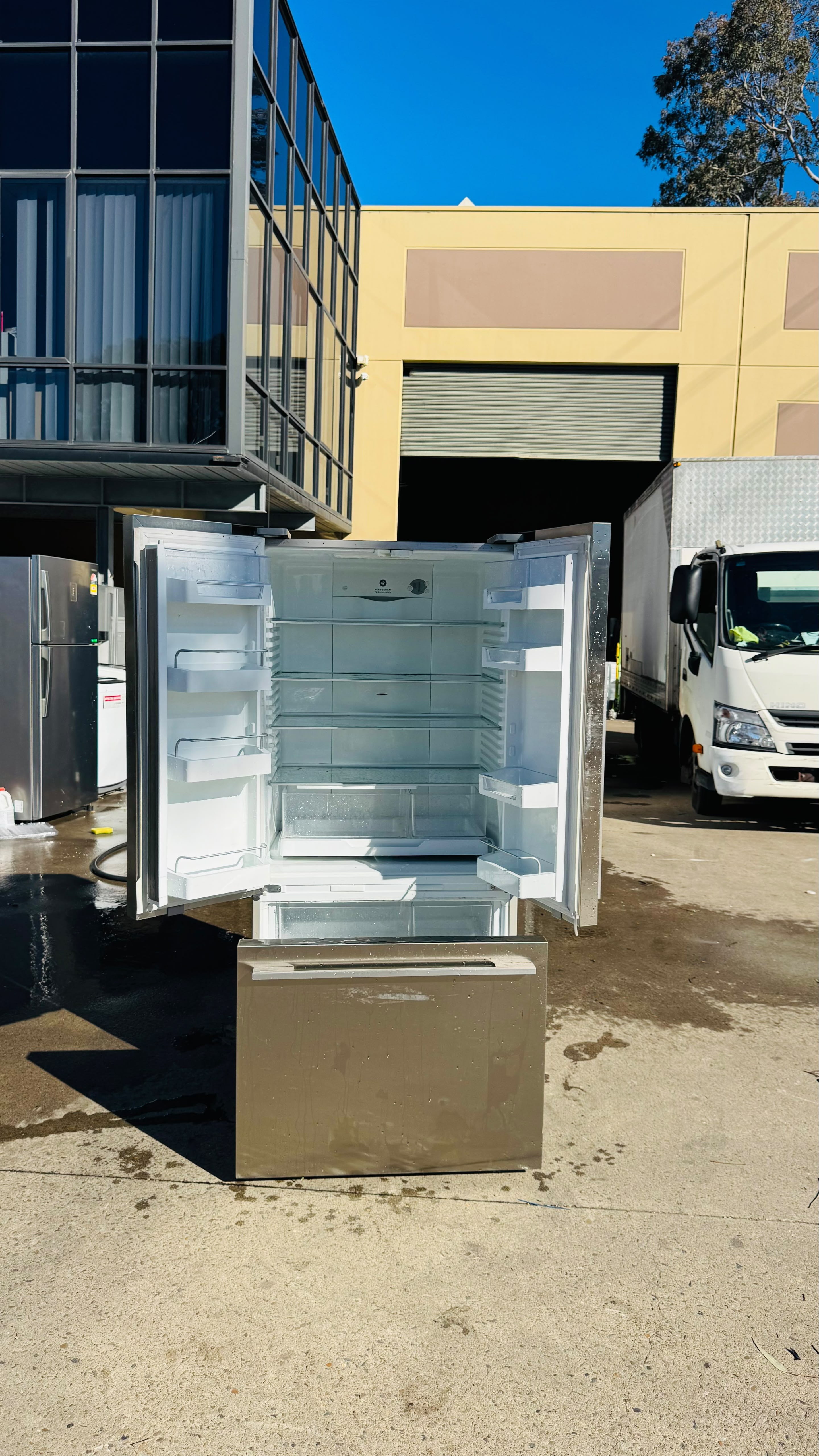 FISHER AND PAYKEL 519 LITRES FRENCH DOOR FRIDGE FREEZER