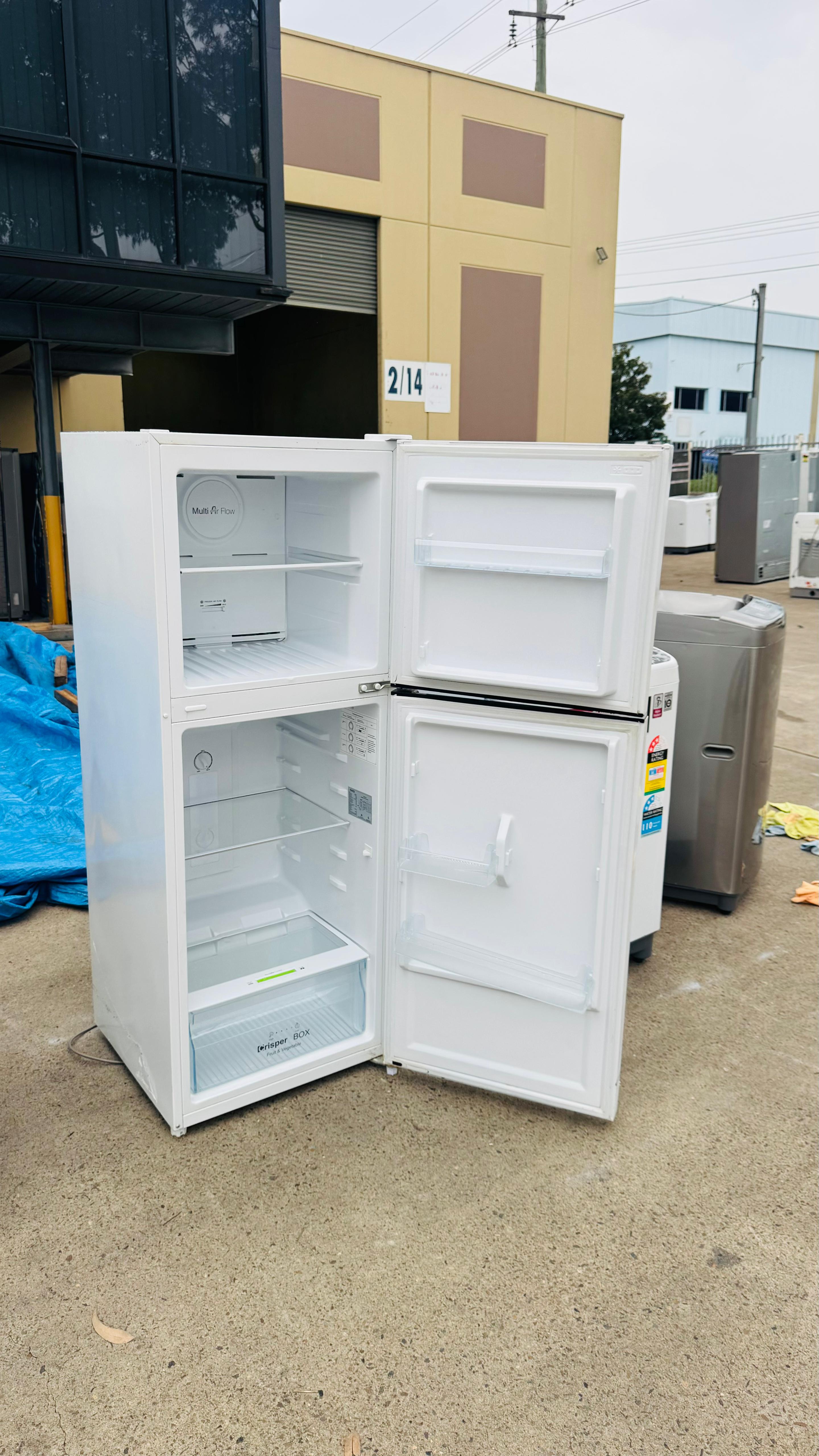 CHIQ 216 LITRES FRIDGE FREEZER