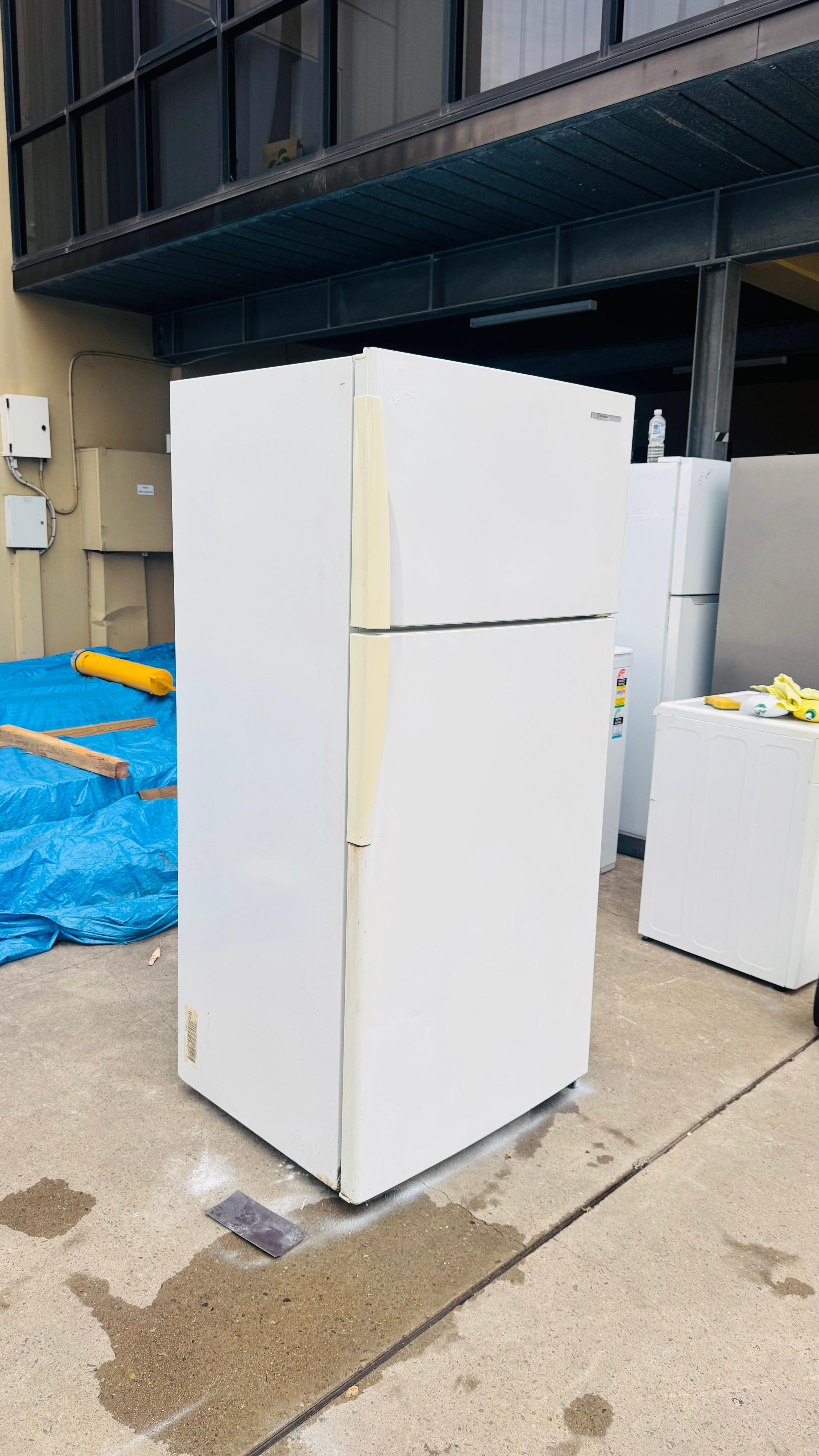 WESTINGHOUSE 517 LITRES FRIDGE FREEZER