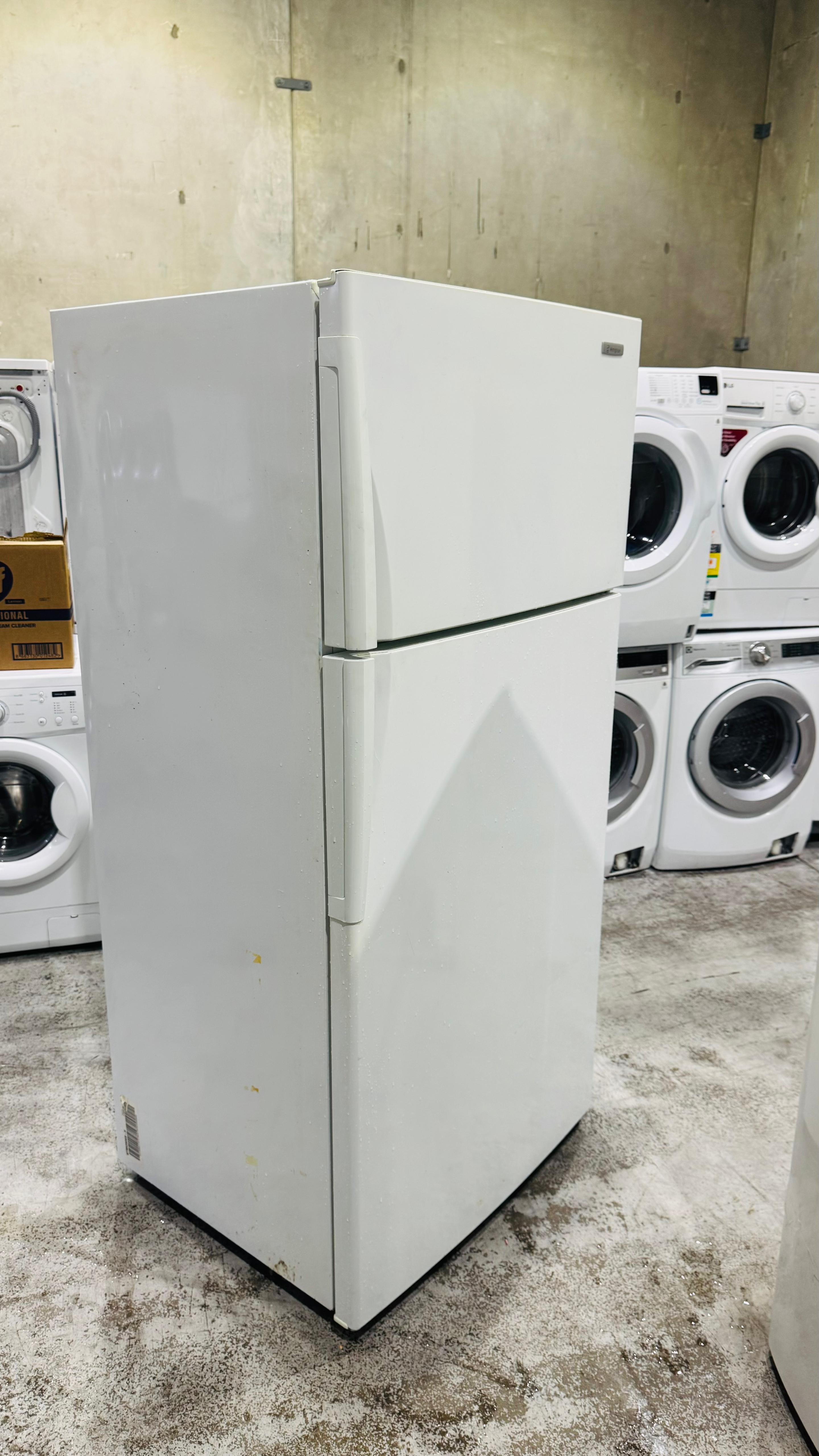 WESTINGHOUSE 520 LITRES FRIDGE FREEZER