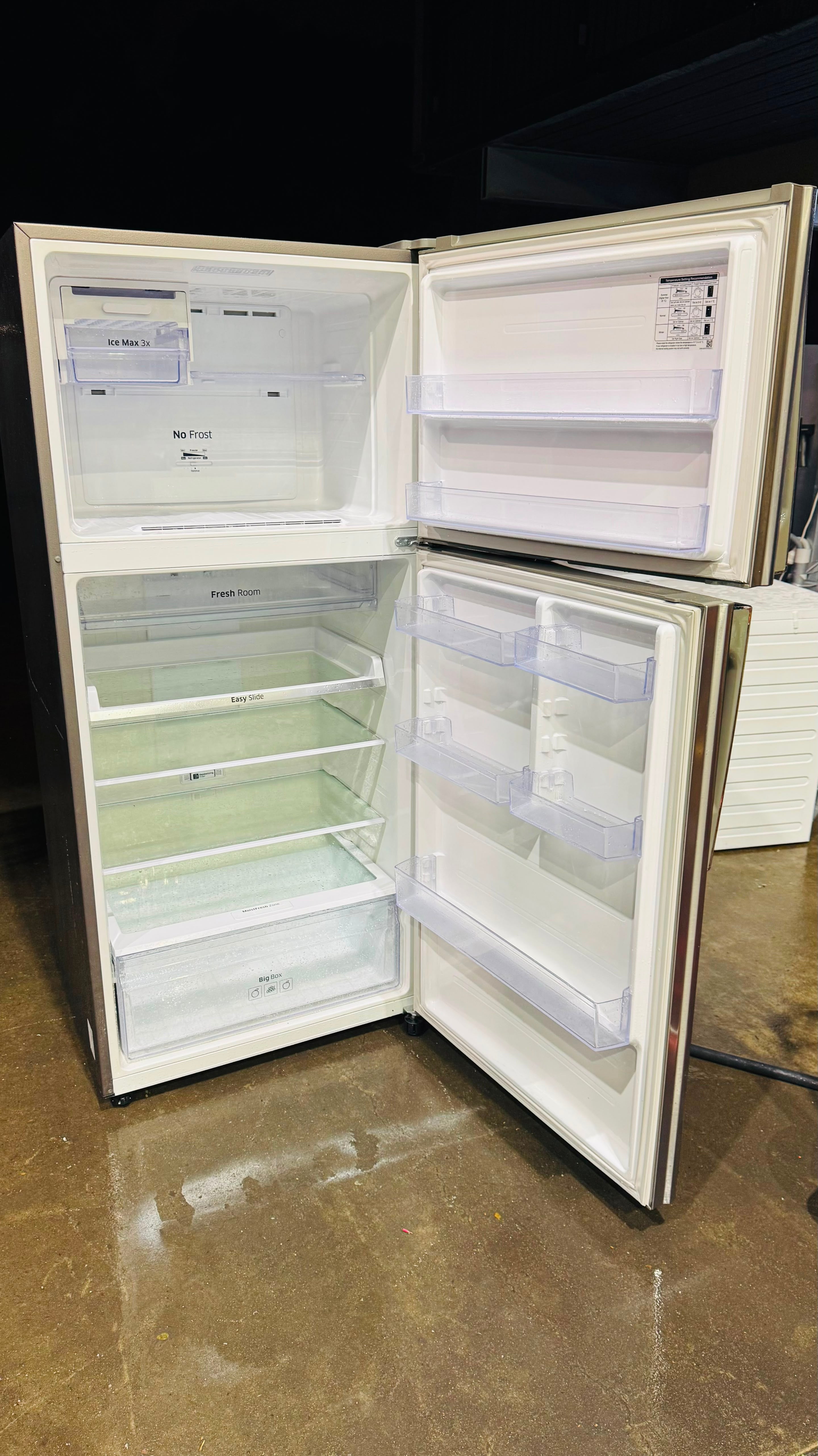 SAMSUNG 527 LITRES FRIDGE FREEZER