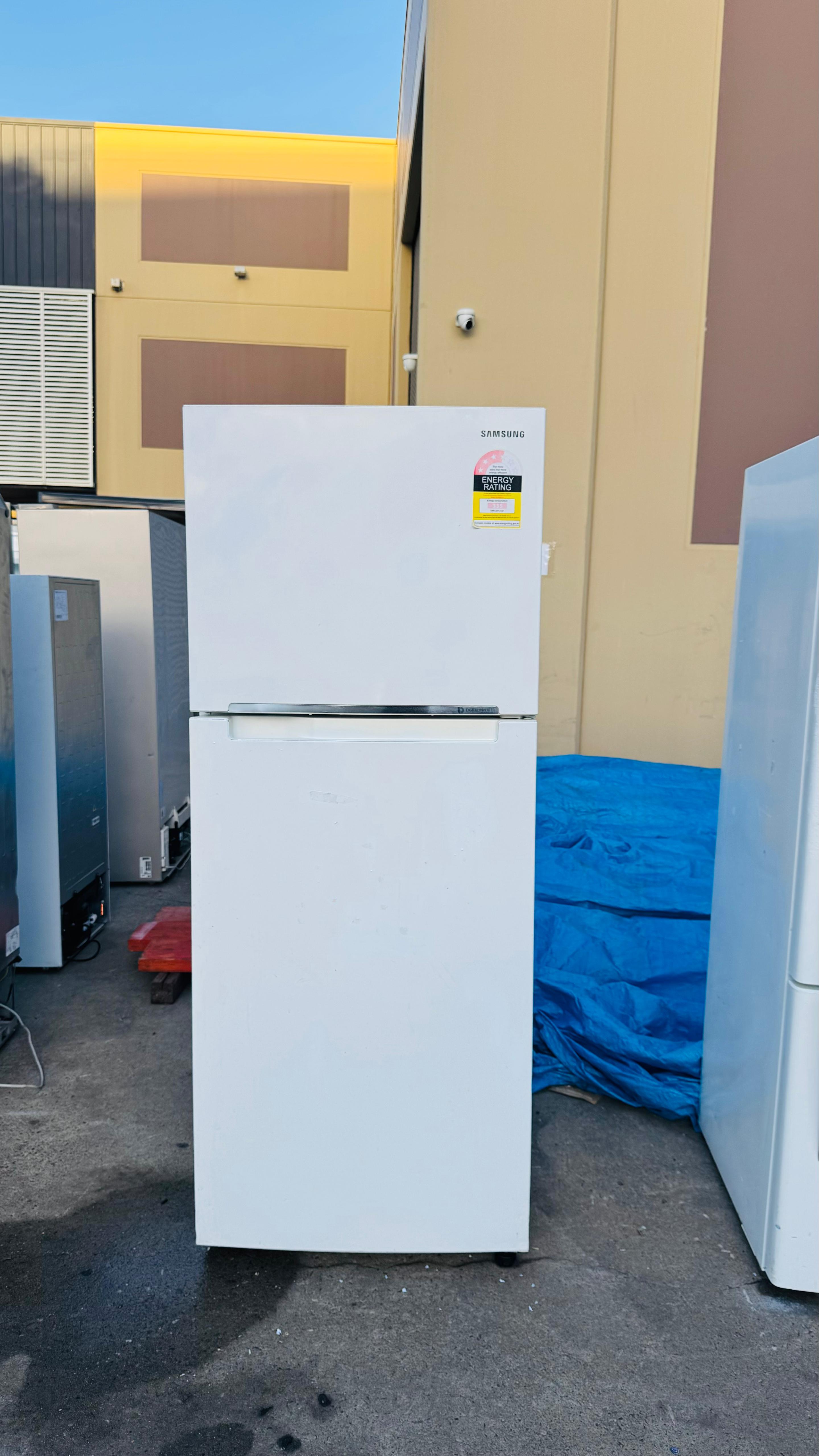 SAMSUNG 393 LITRES FRIDGE FREEZER