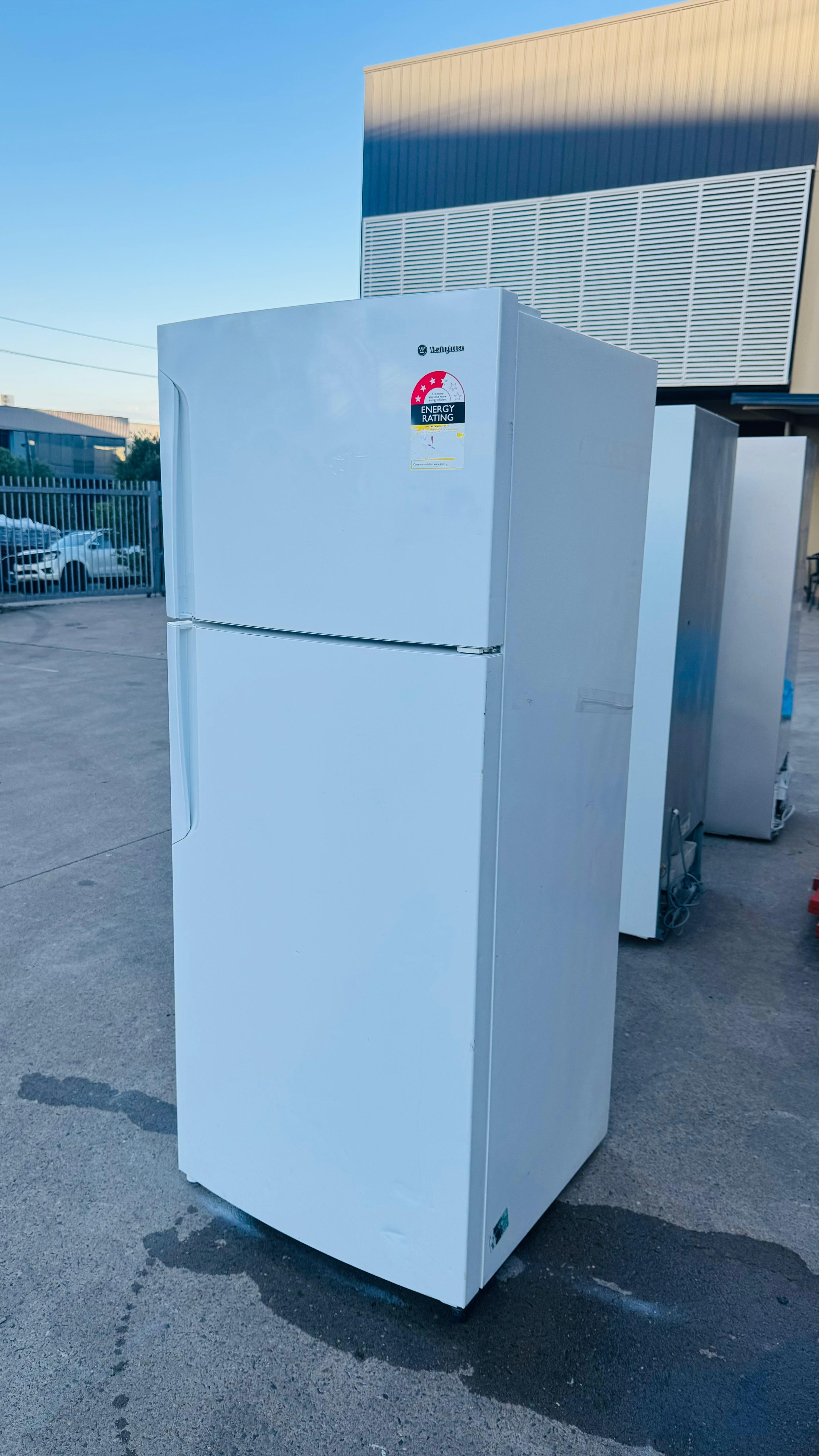 WESTINGHOUSE 462 LITRES FRIDGE FREEZER