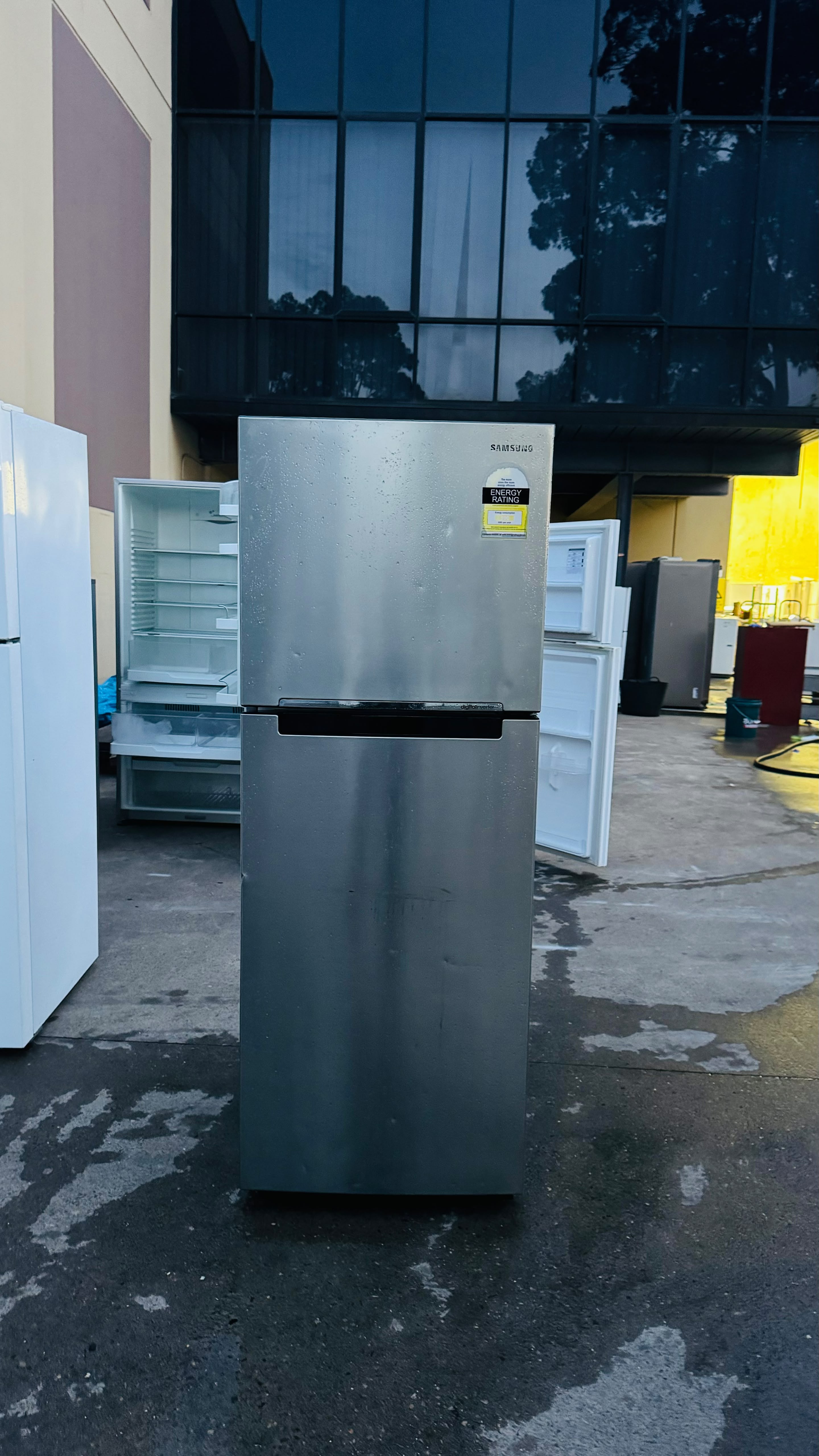 SAMSUNG 320 LITRES FRIDGE FREEZER