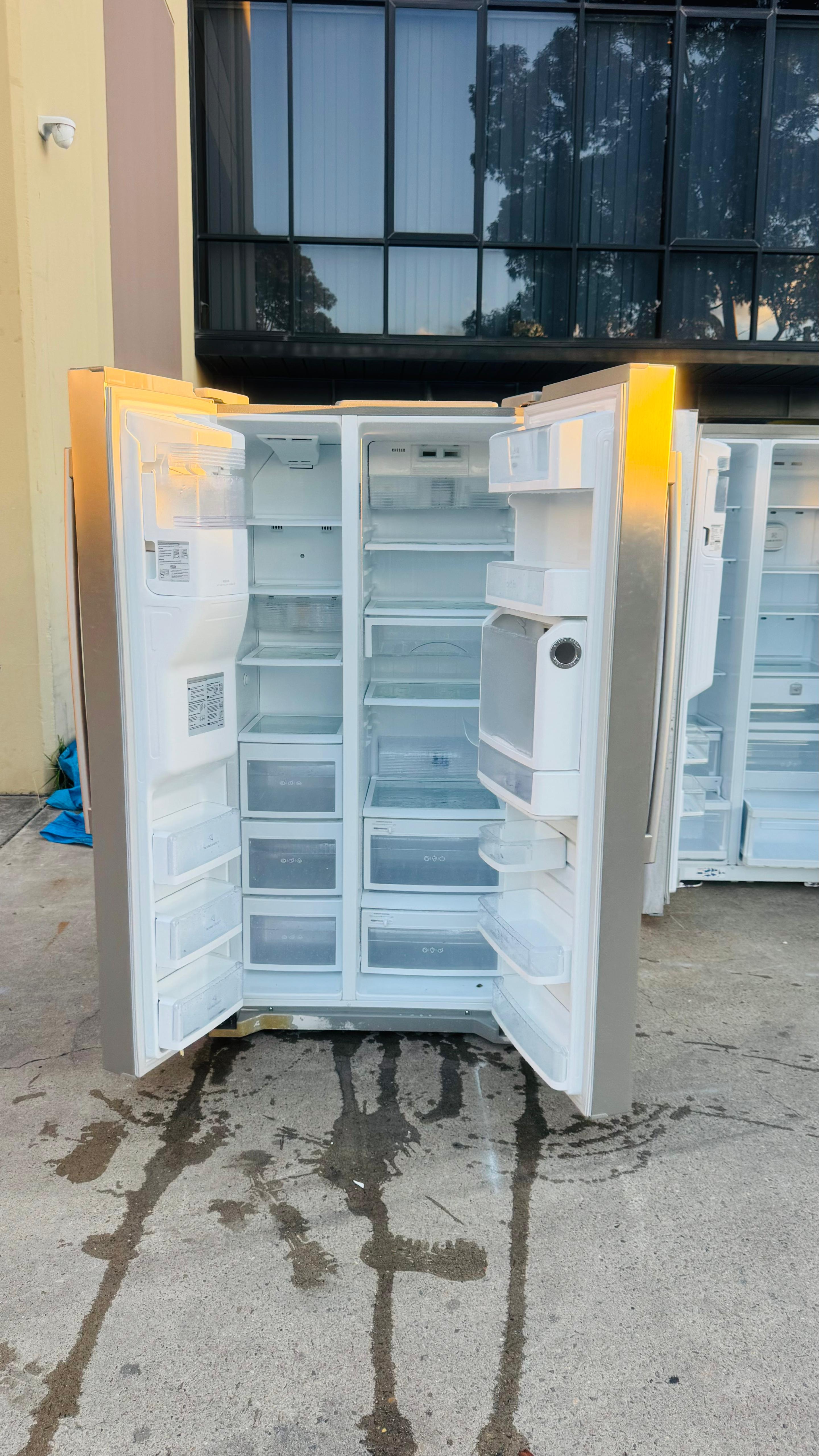 LG SIDE BY SIDE 621 LITRES FRIDGE FREEZER