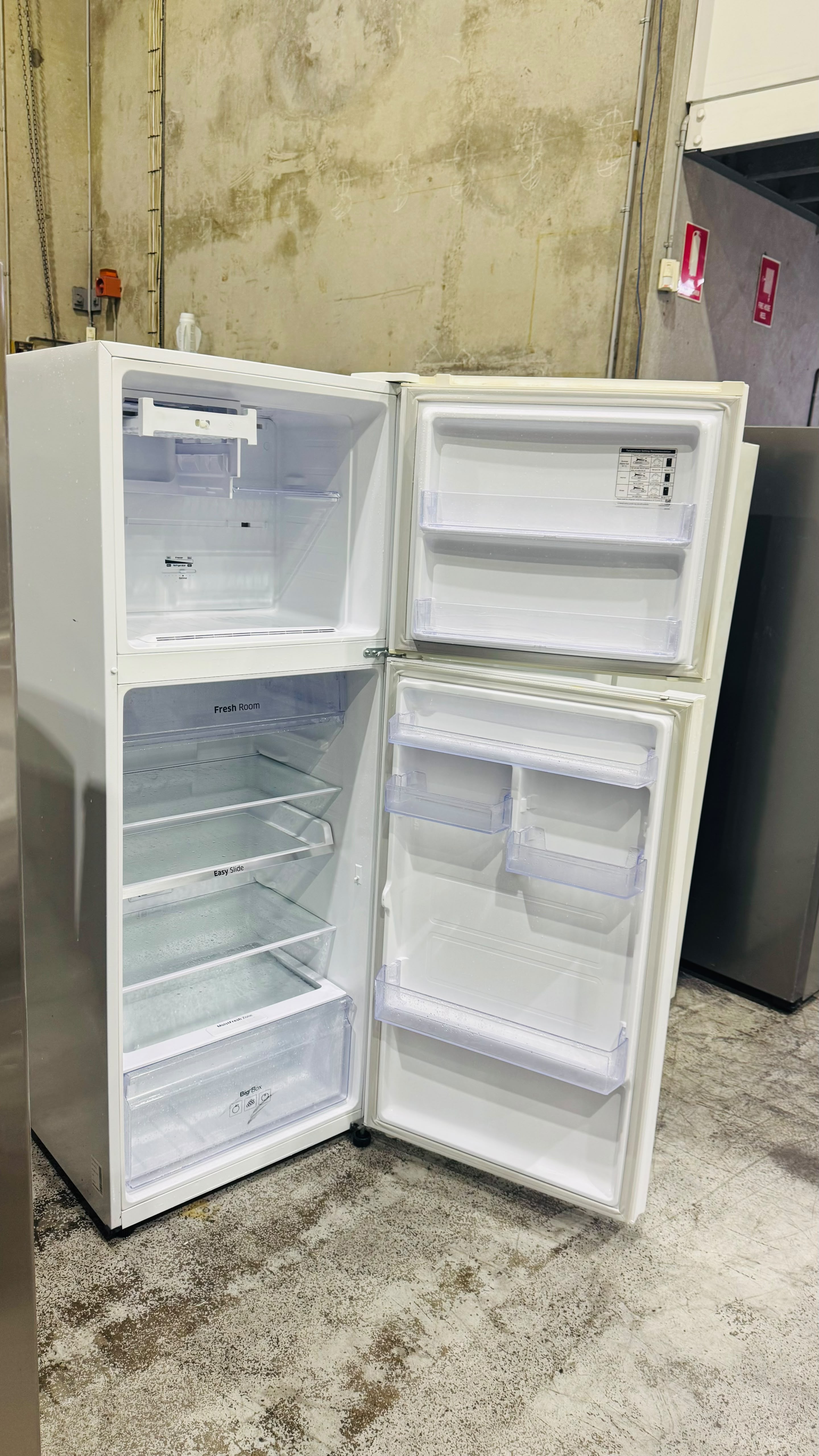 SAMSUNG 415 LITRES FRIDGE FREEZER
