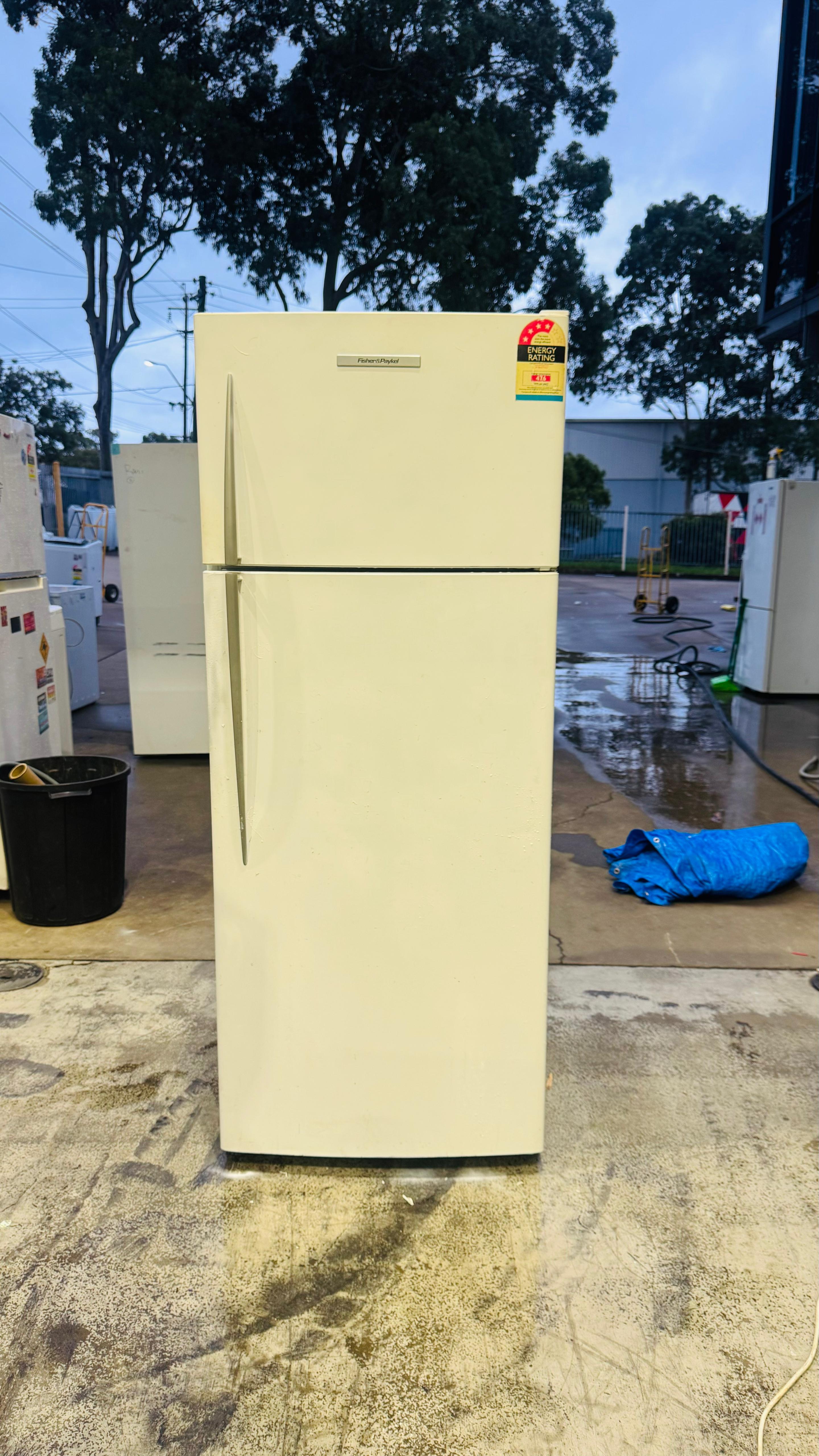 FISHER AND PAYKEL 447 LITRES FRIDGE FREEZER