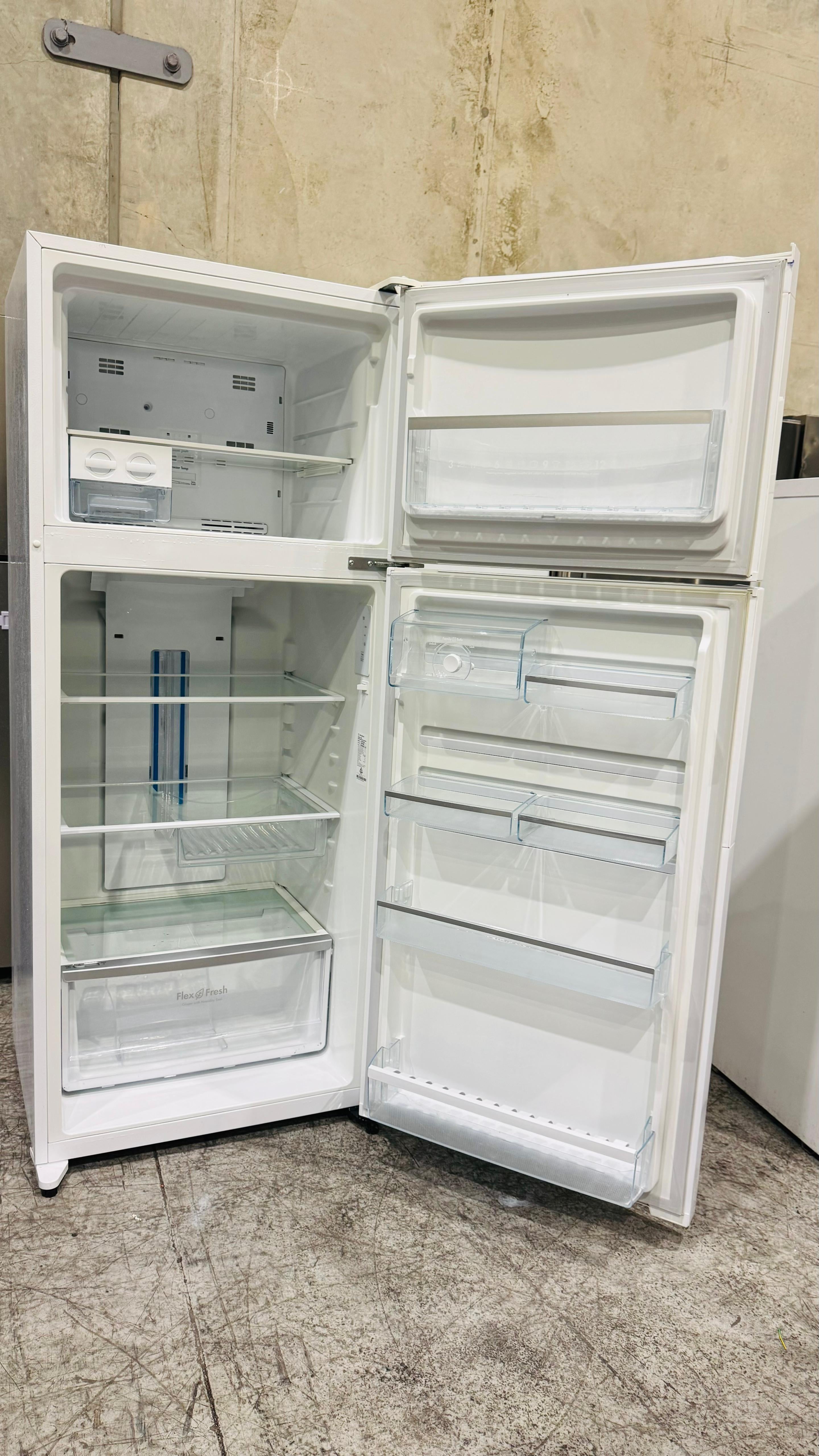 WESTINGHOUSE 462 LITRES FRIDGE FREEZER