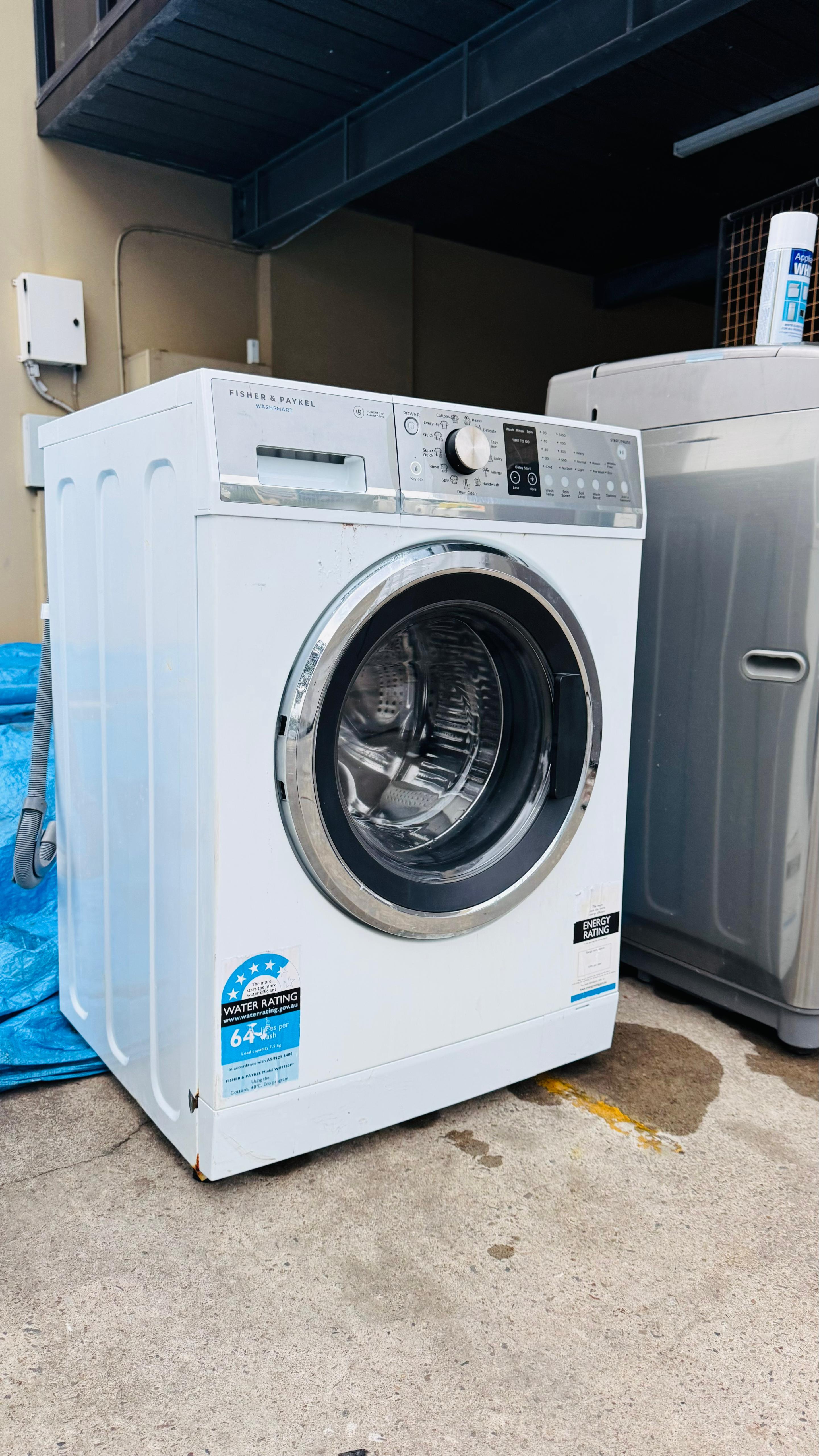 FISHER AND PAYKEL 7.5KGS FRONT LOADER WASHING MACHINE