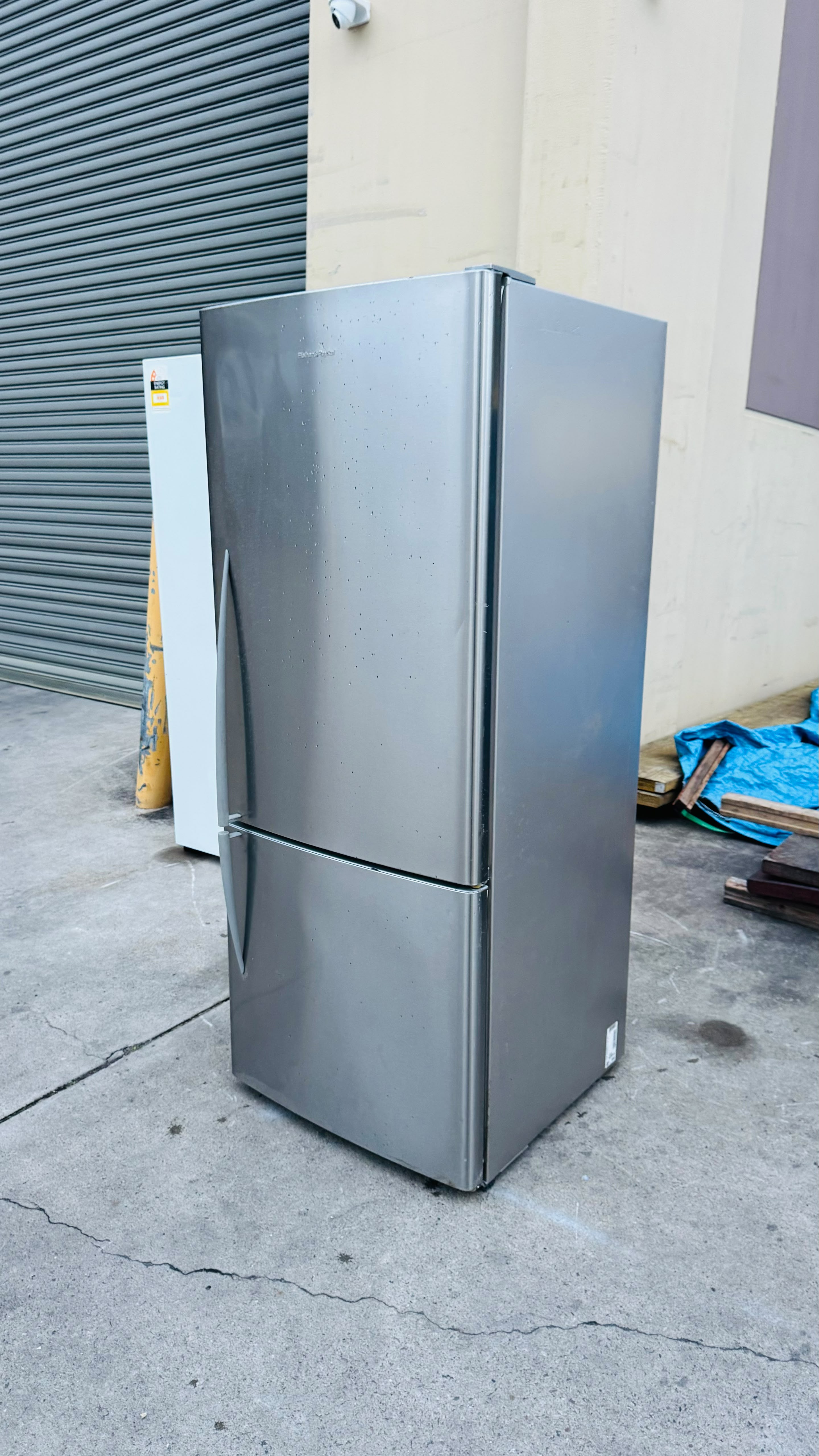 FISHER AND PAYKEL 442 LITRES FRIDGE FREEZER