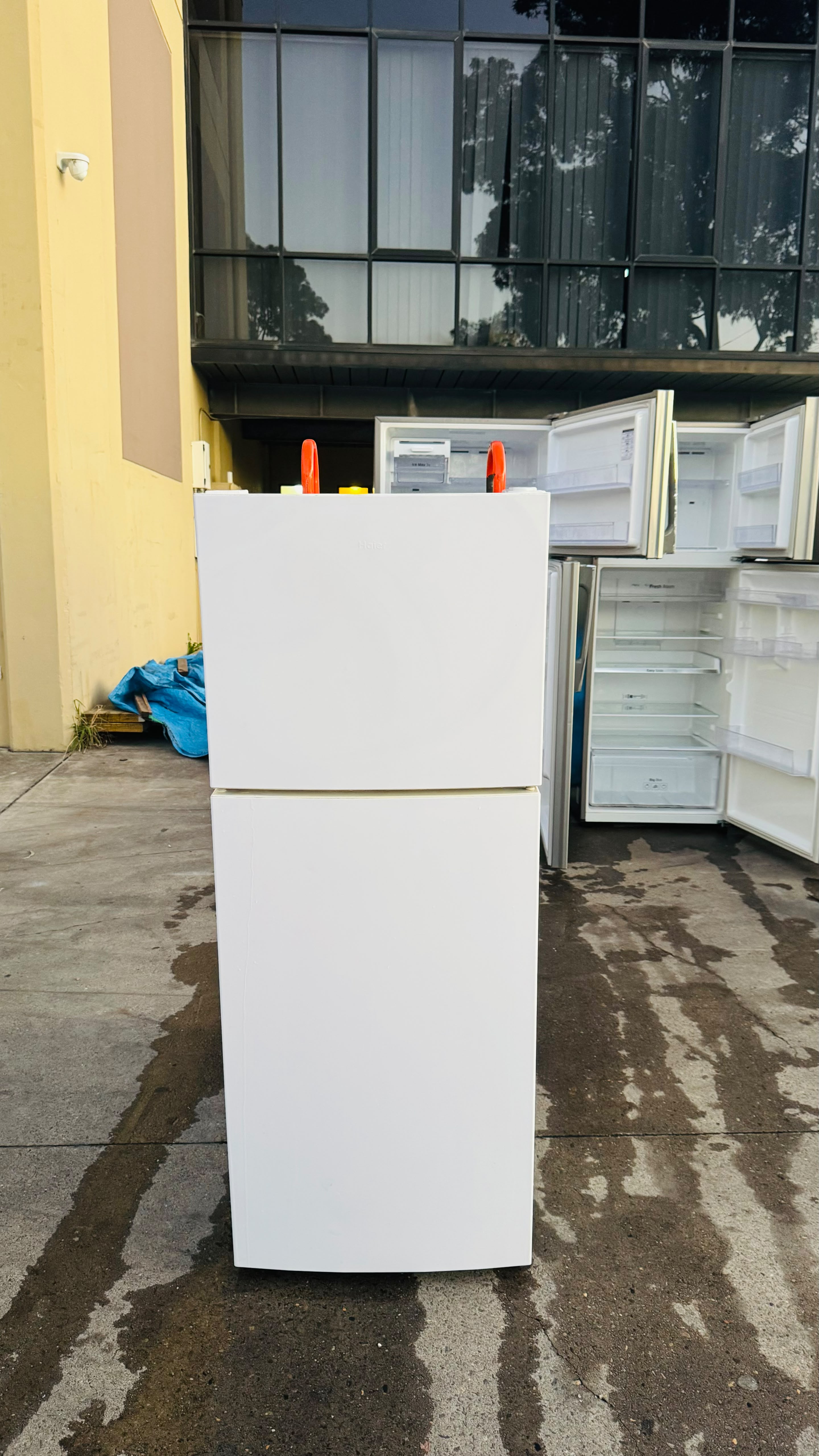 HAIER 224 LITRES FRIDGE FREEZER