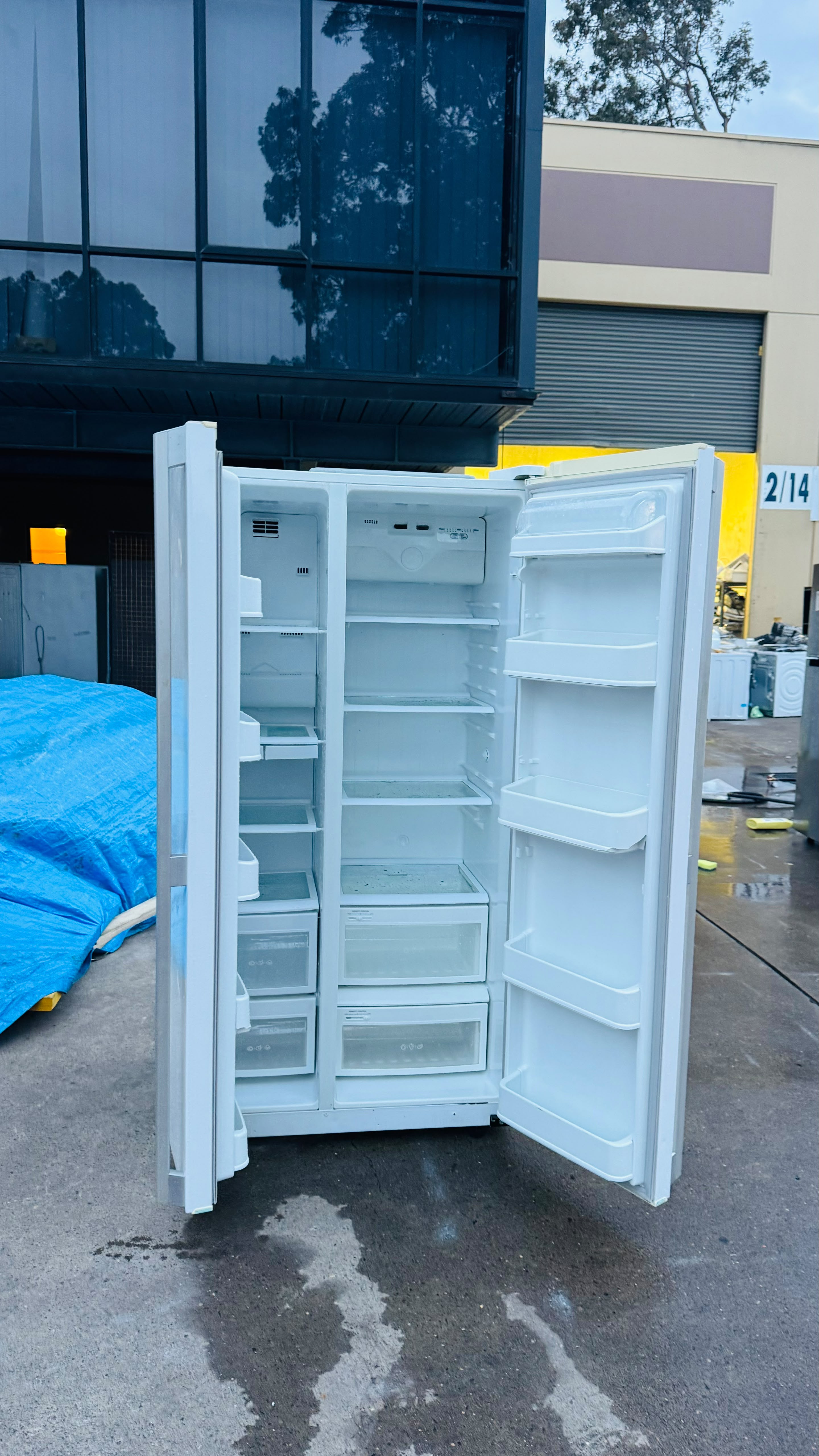 LG 581 LITRES SIDE BY SIDE FRIDGE FREEZER