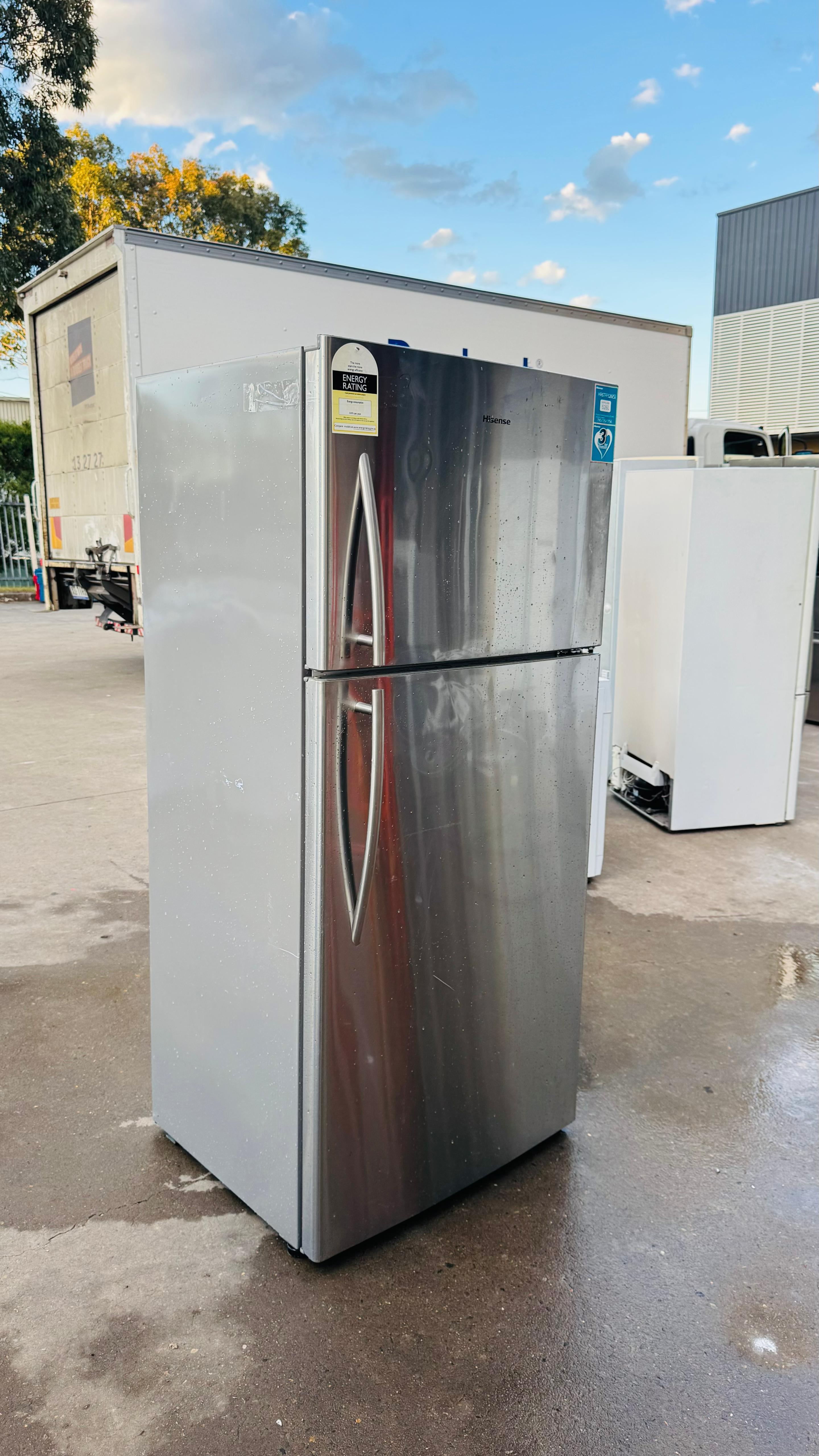 HISENSE 526 LITRES FRIDGE FREEZER
