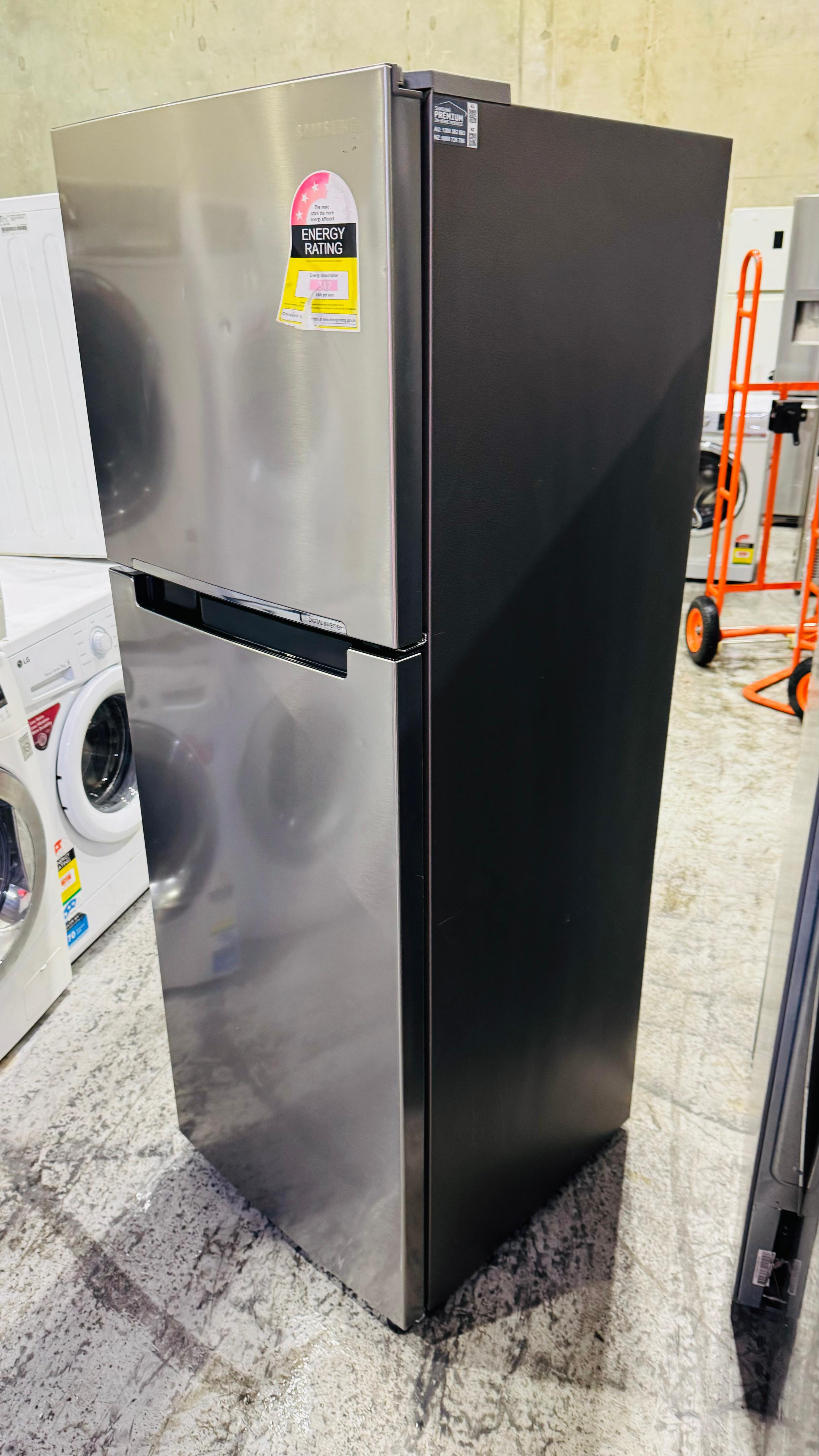 SAMSUNG 341 LITRES FRIDGE FREEZER