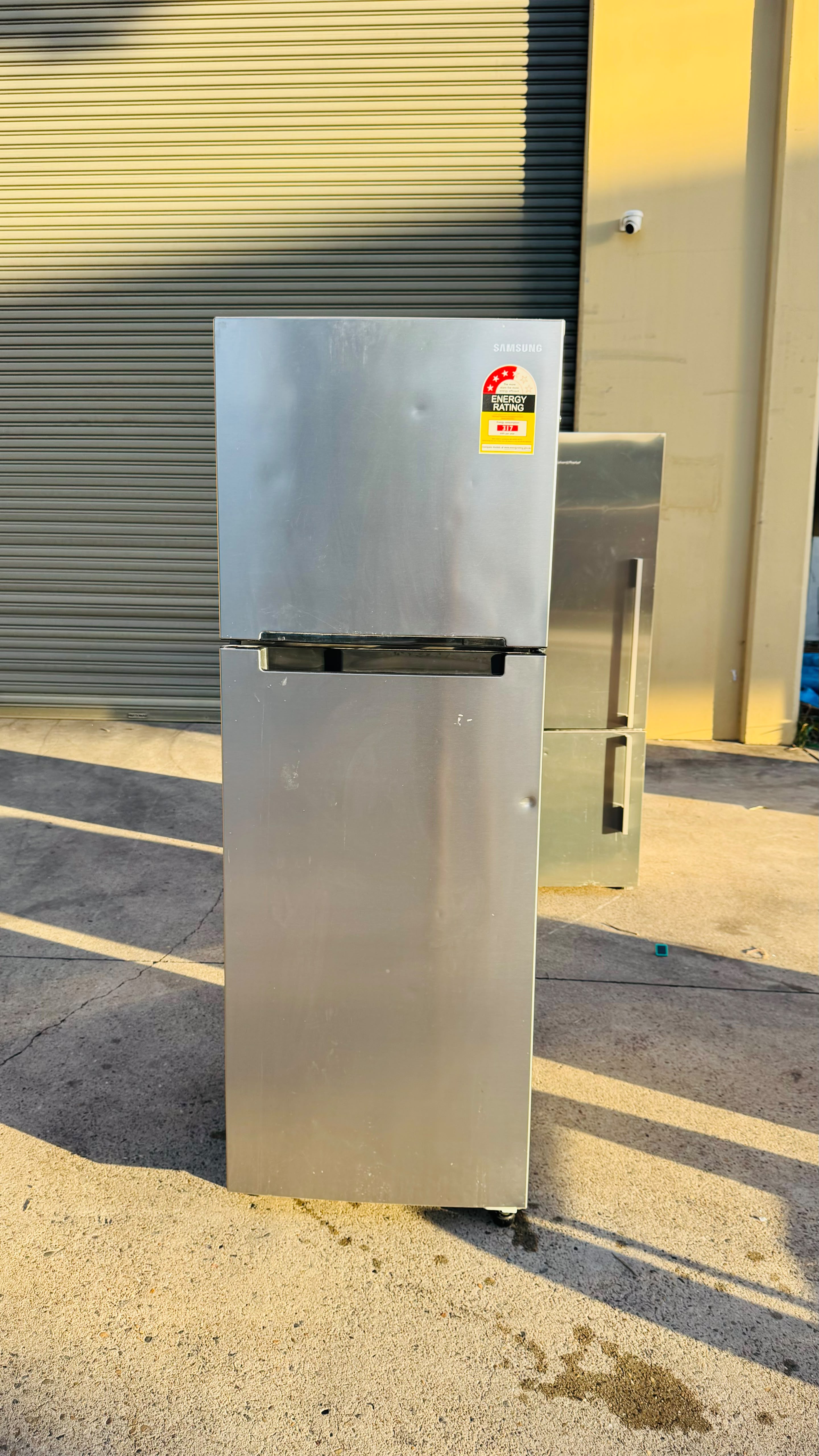 SAMSUNG 341 LITRES FRIDGE FREEZER