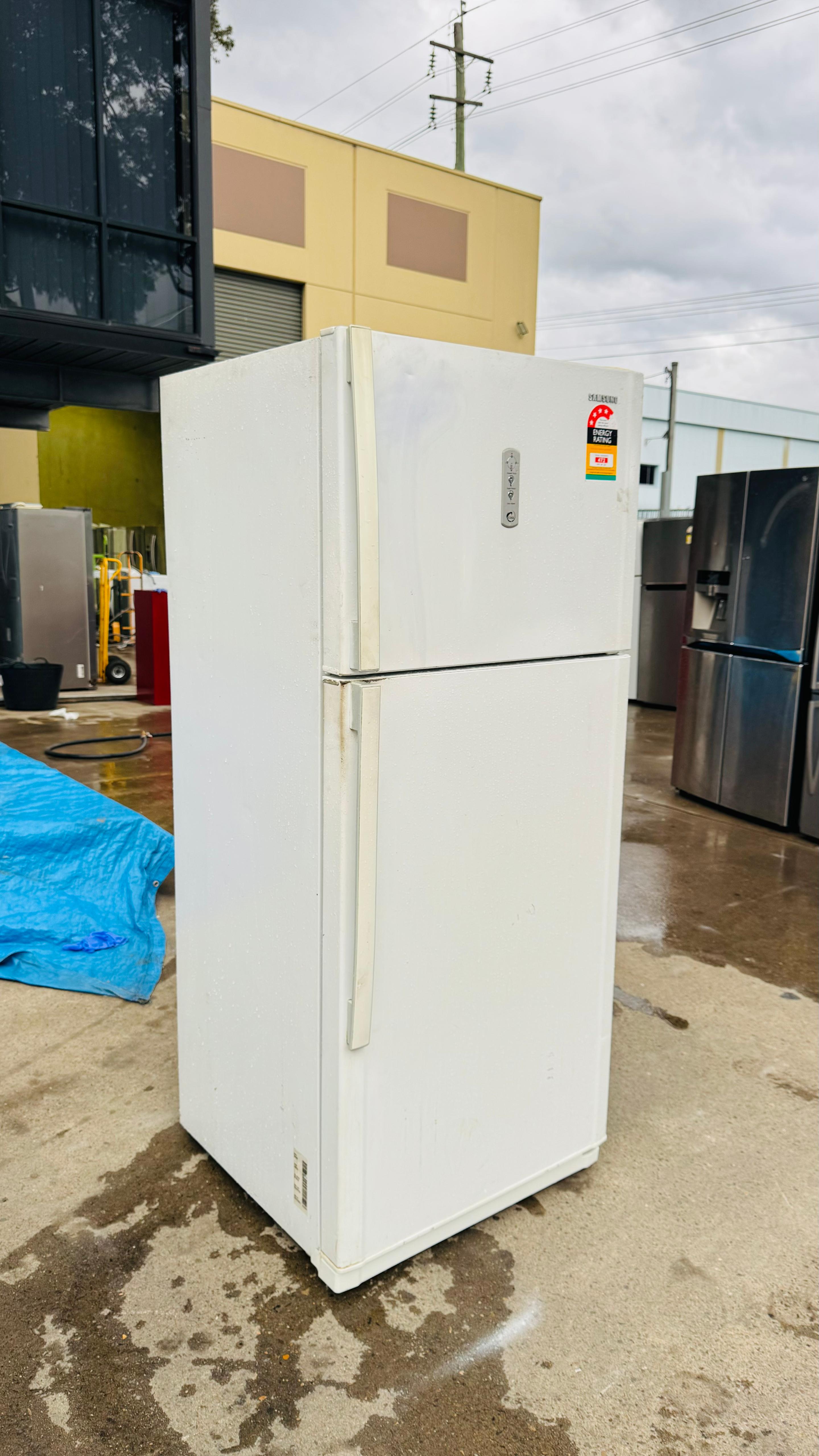 SAMSUNG 447 LITRES FRIDGE FREEZER