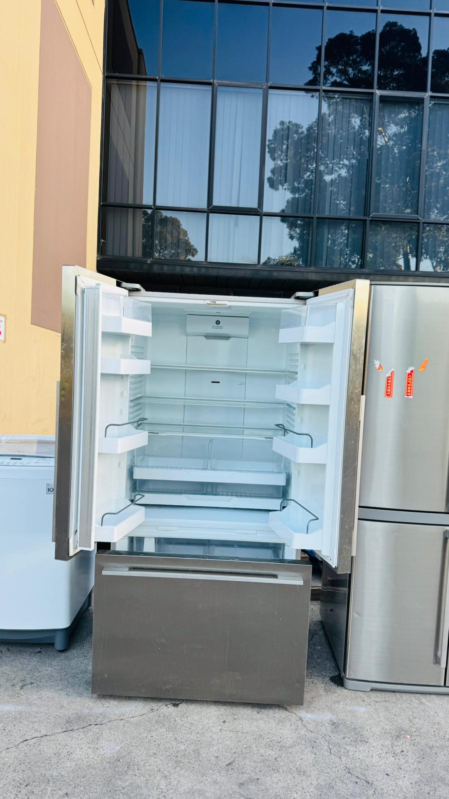FISHER AND PAYKEL 610 LITRES FRENCH DOOR FRIDGE FREEZER