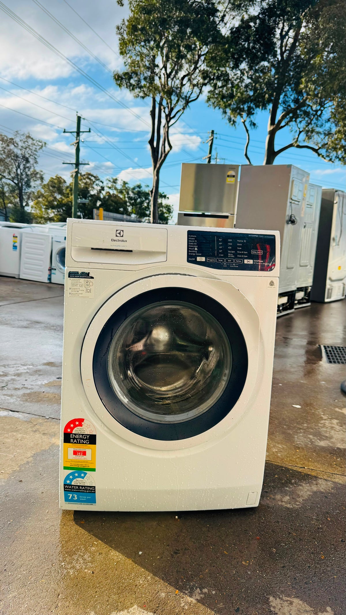 ELECTROLUX 7.5KGS FRONT LOADER WASHING MACHINE ONLY