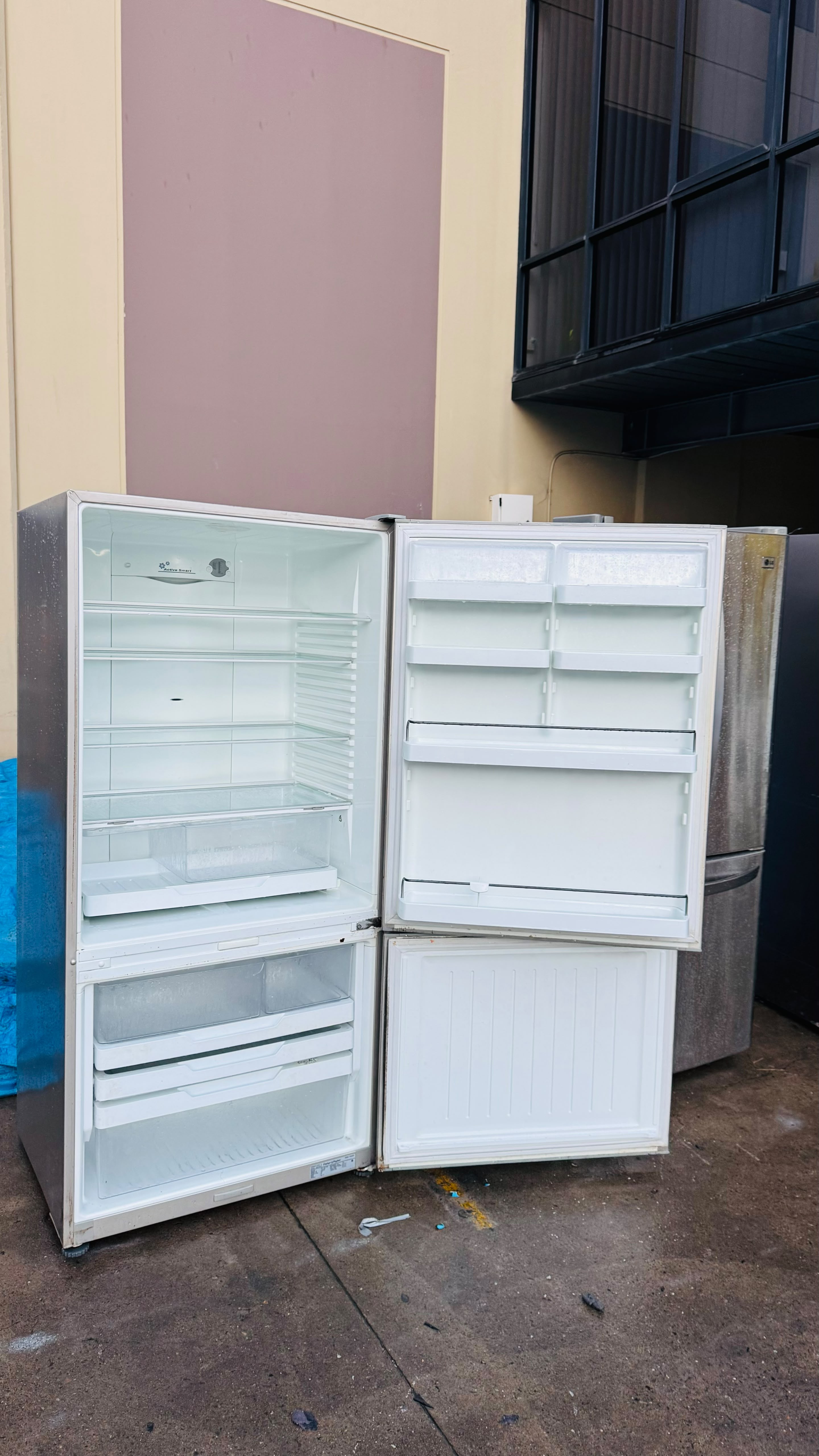 FISHER AND PAYKEL 519 LITRES FRIDGE FREEZER