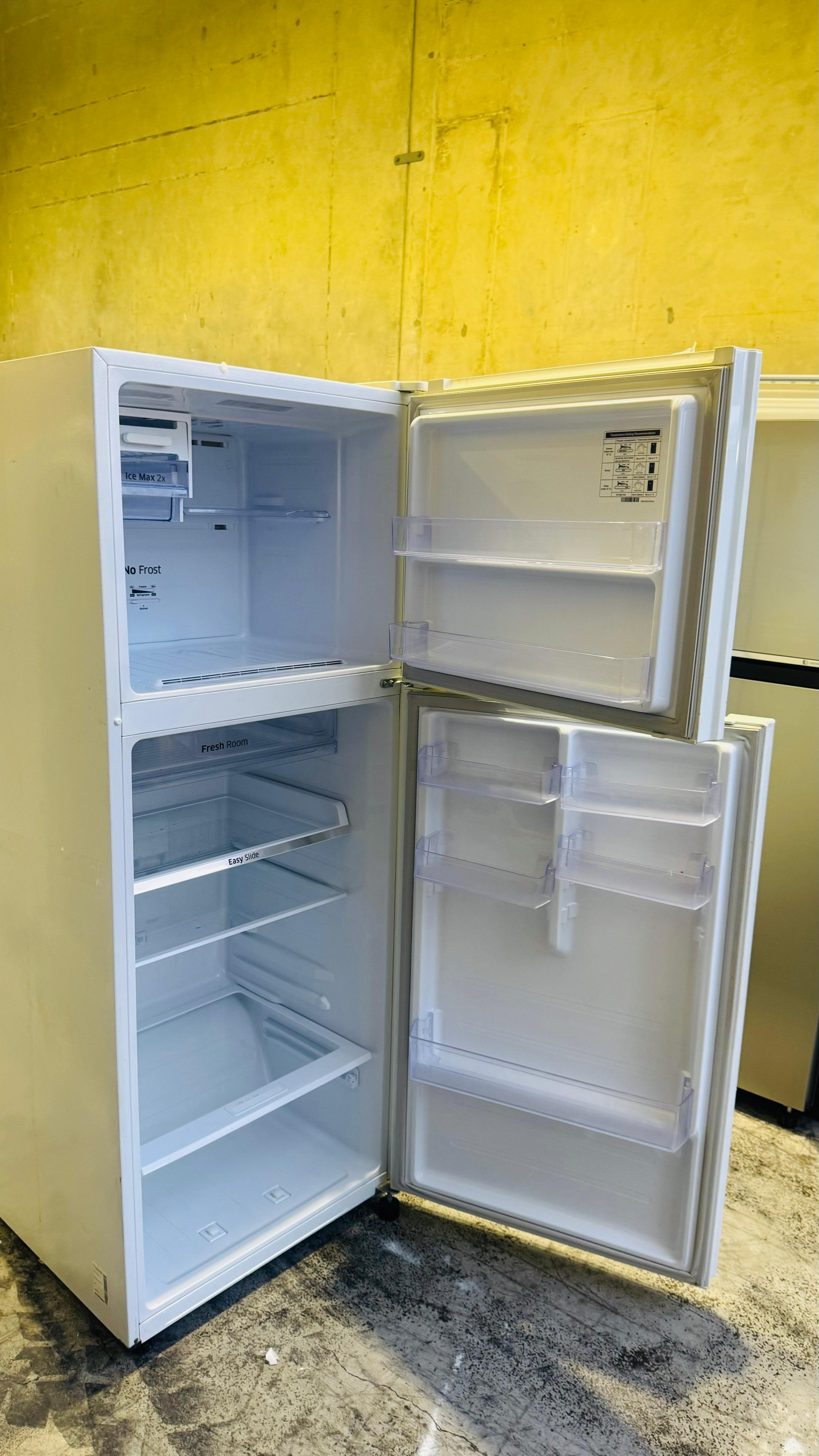 SAMSUNG 469 LITRES FRIDGE FREEZER