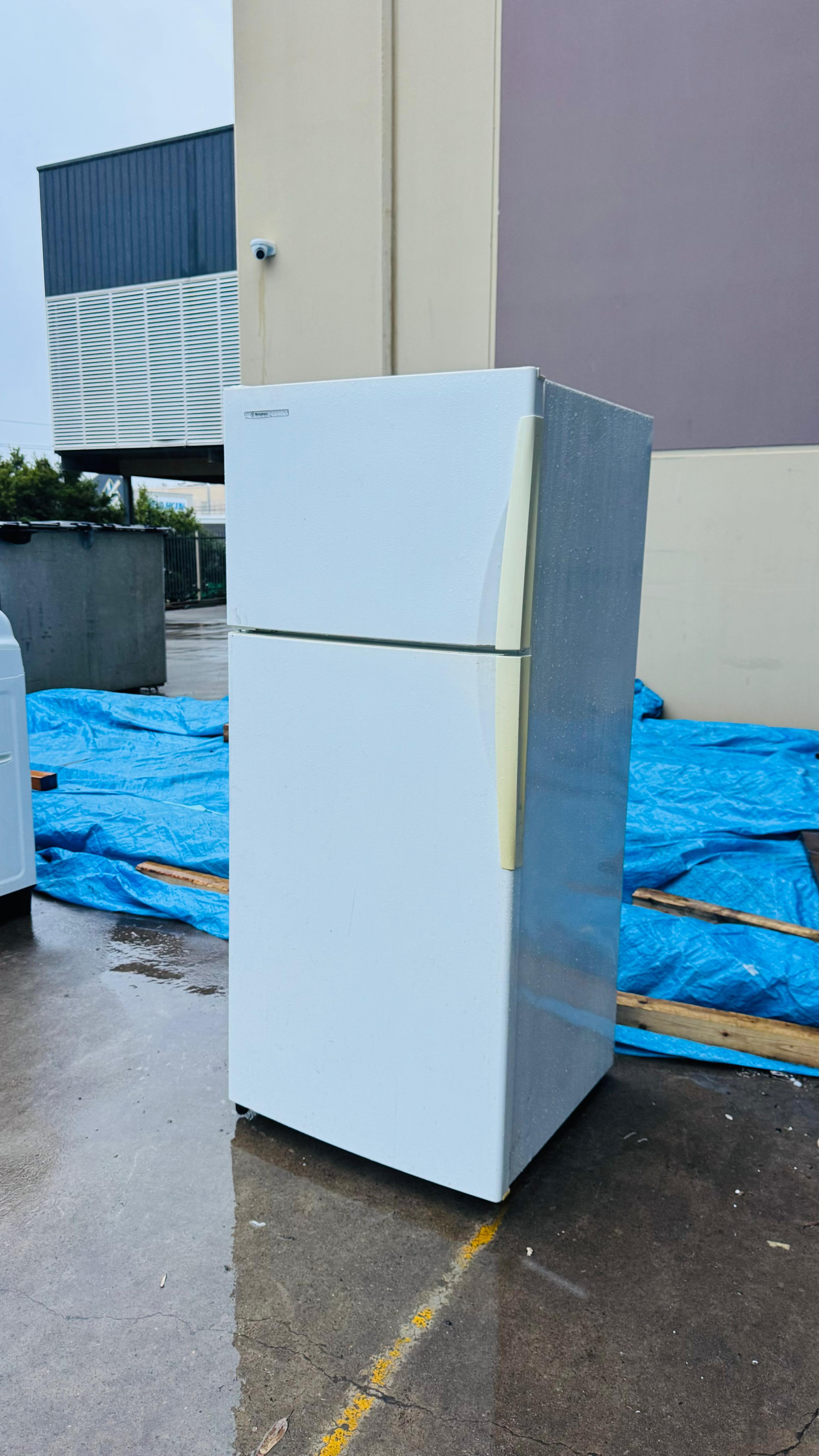 WESTINGHOUSE 420 LITRES FRIDGE FREEZER