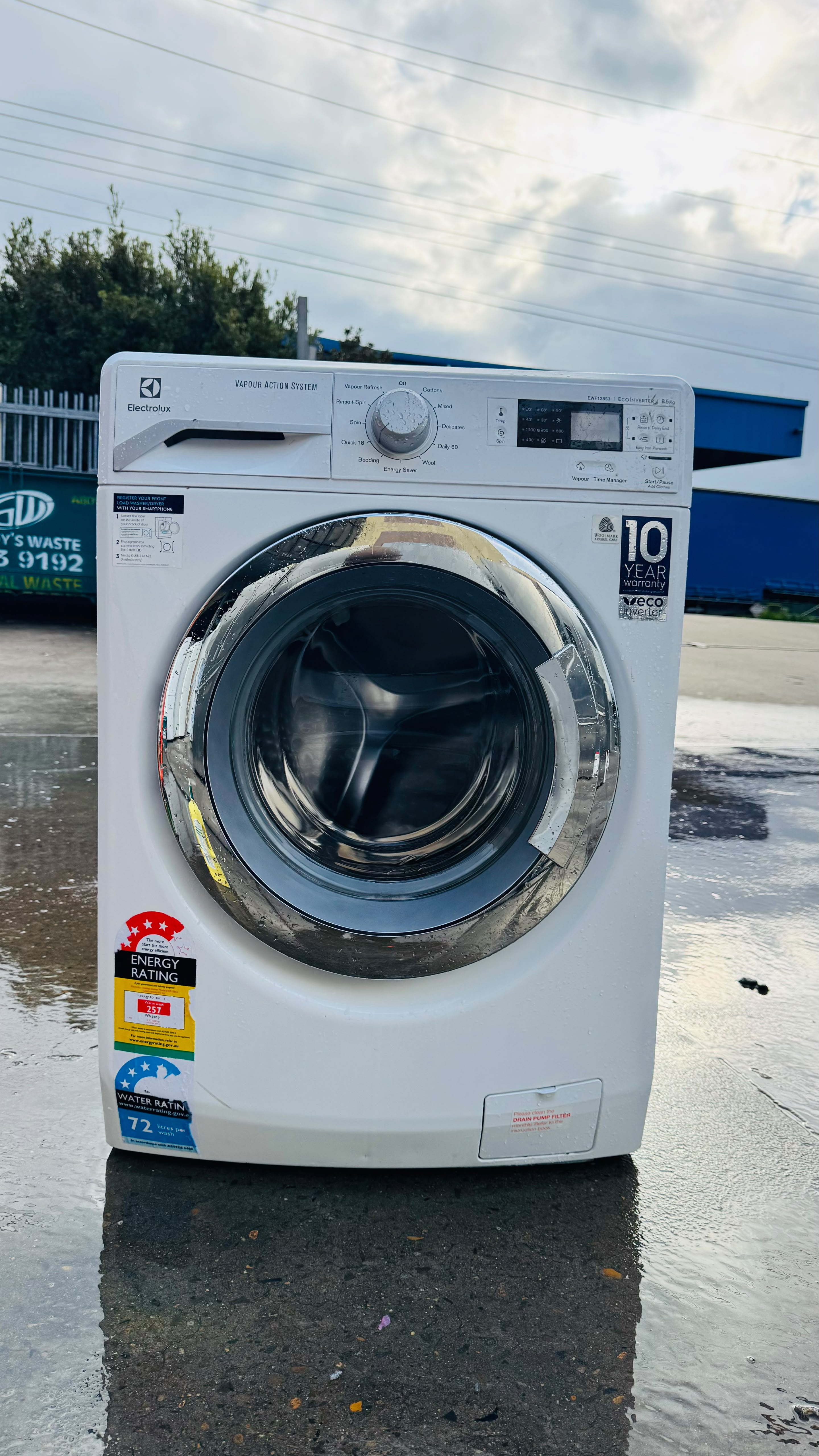 ELECTROLUX 8.5KGS FRONT LOADER WASHING MACHINE