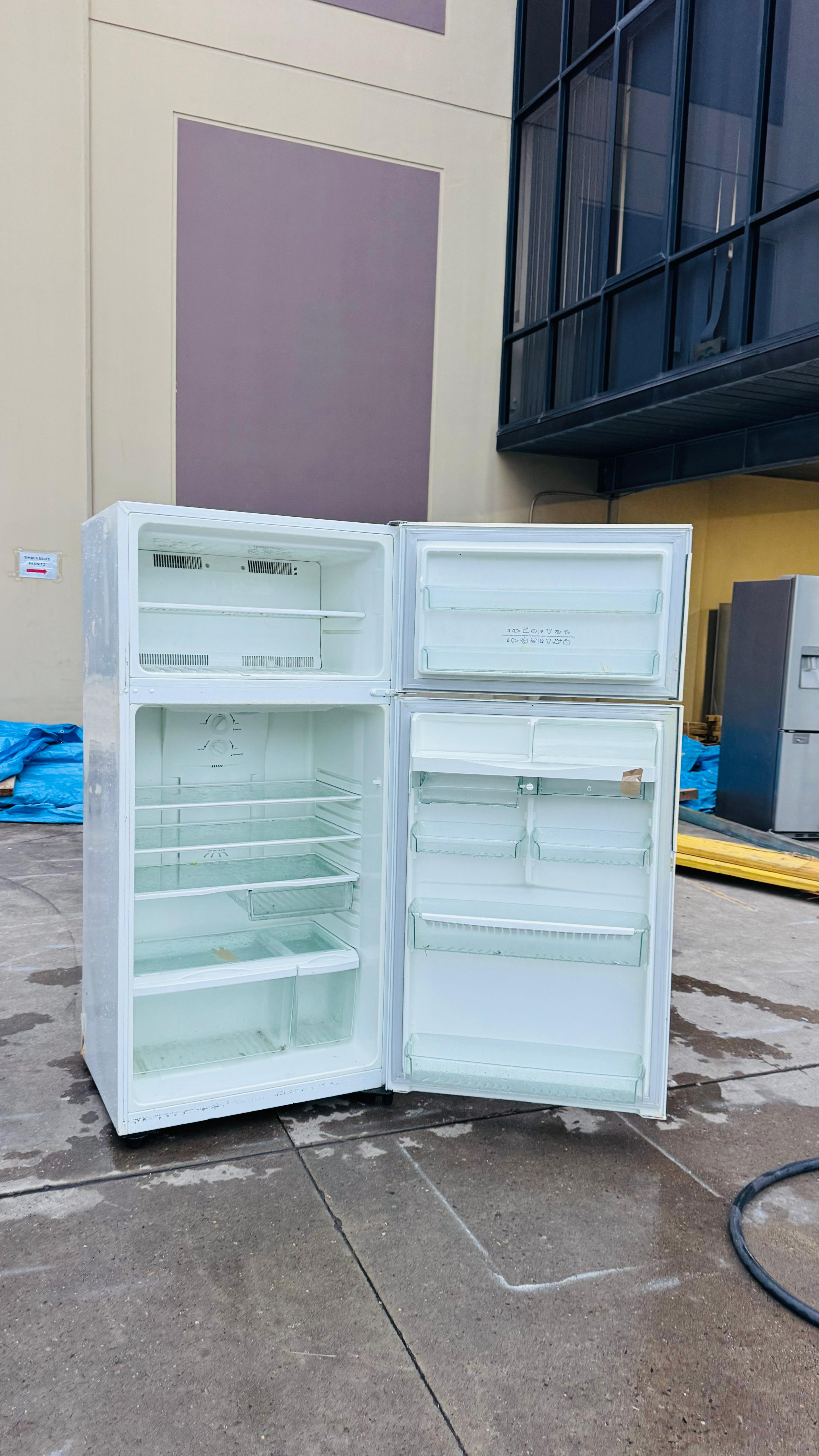 WESTINGHOUSE 520 LITRES FRIDGE FREEZER