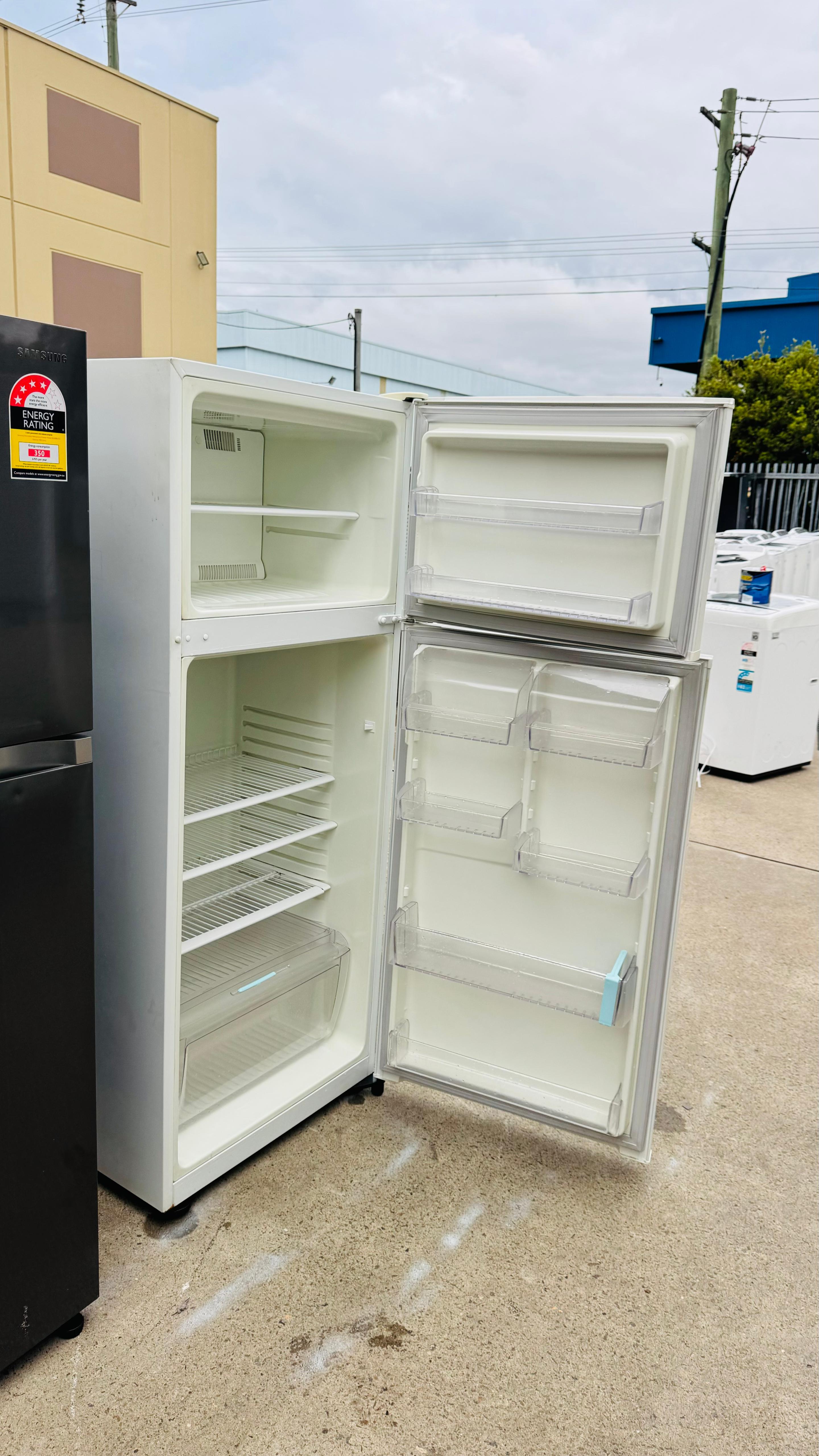 SIMPSON 393 LITRES FRIDGE FREEZER