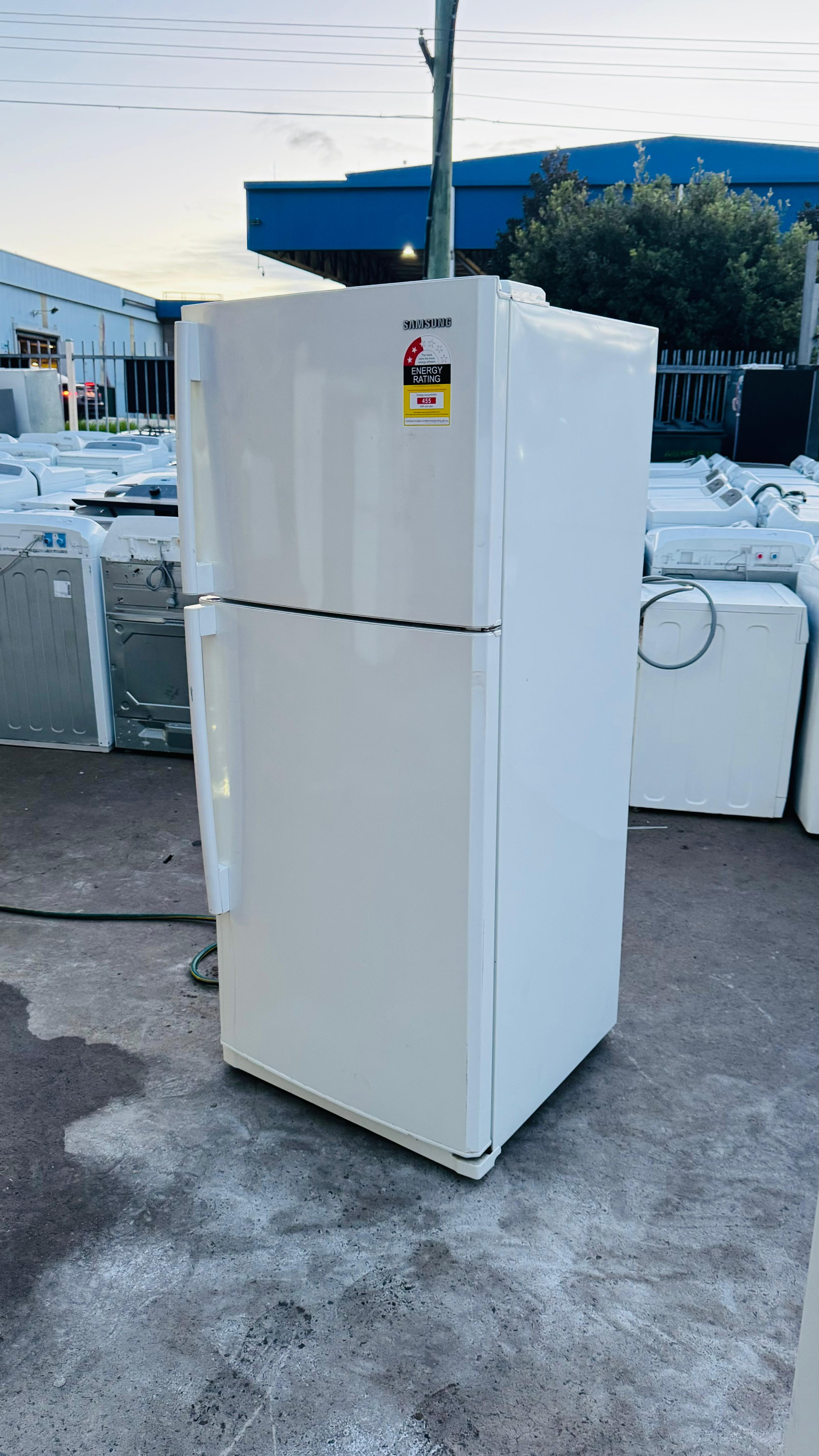 SAMSUNG 434 LITRES FRIDGE FREEZER