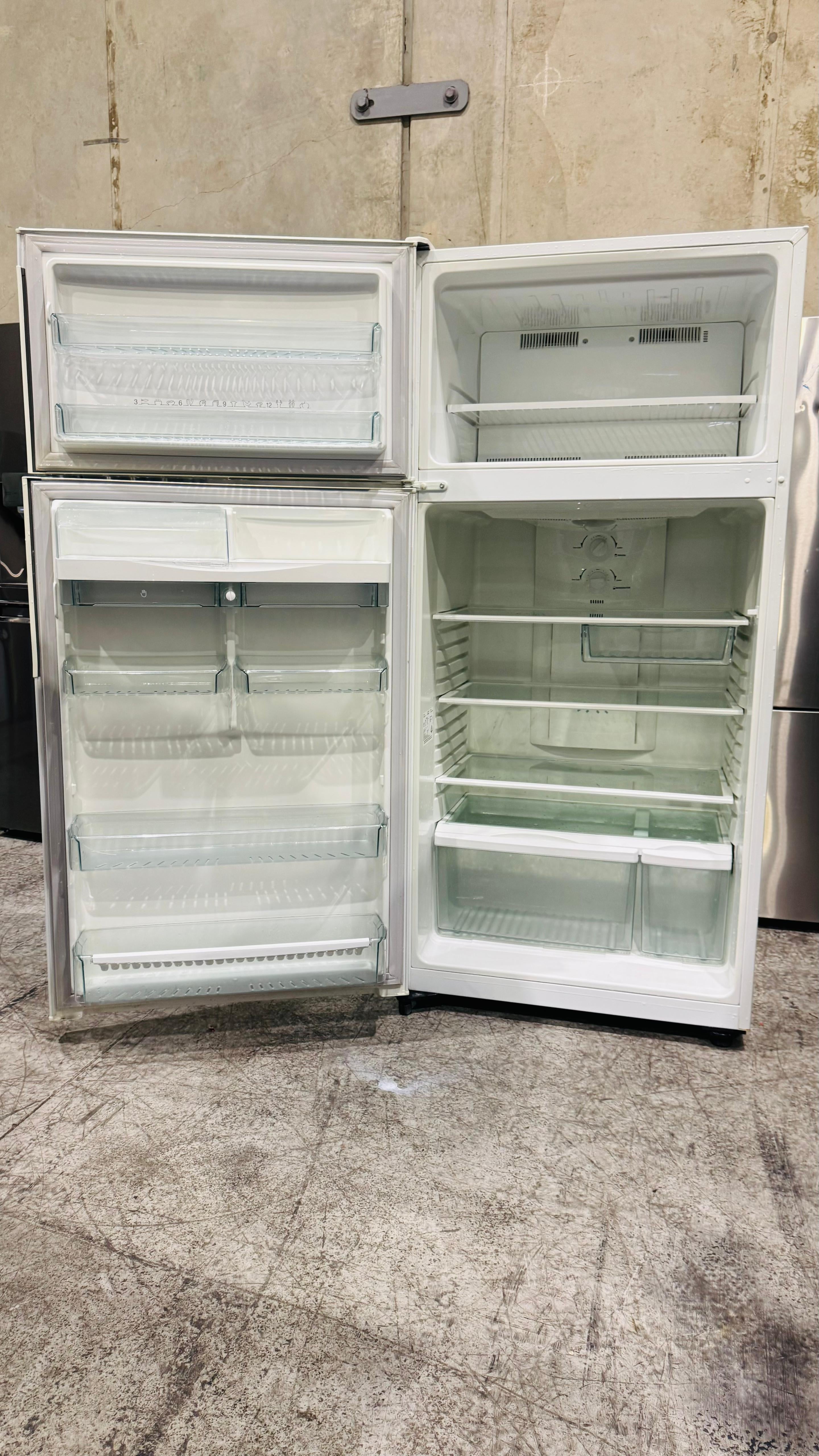 WESTINGHOUSE 520 LITRES FRIDGE FREEZER