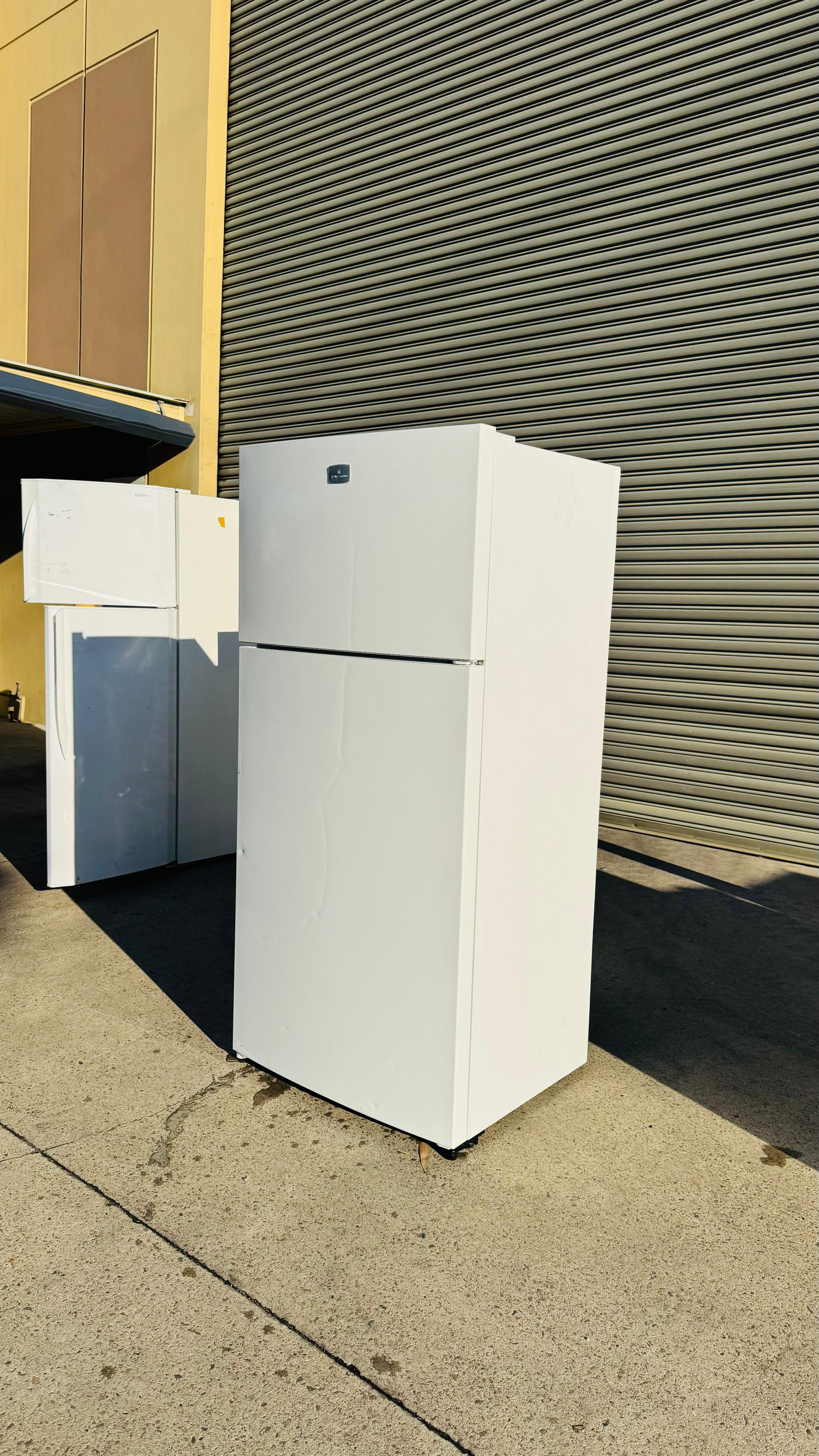 KELVINATOR 536 LITRES FRIDGE FREEZER