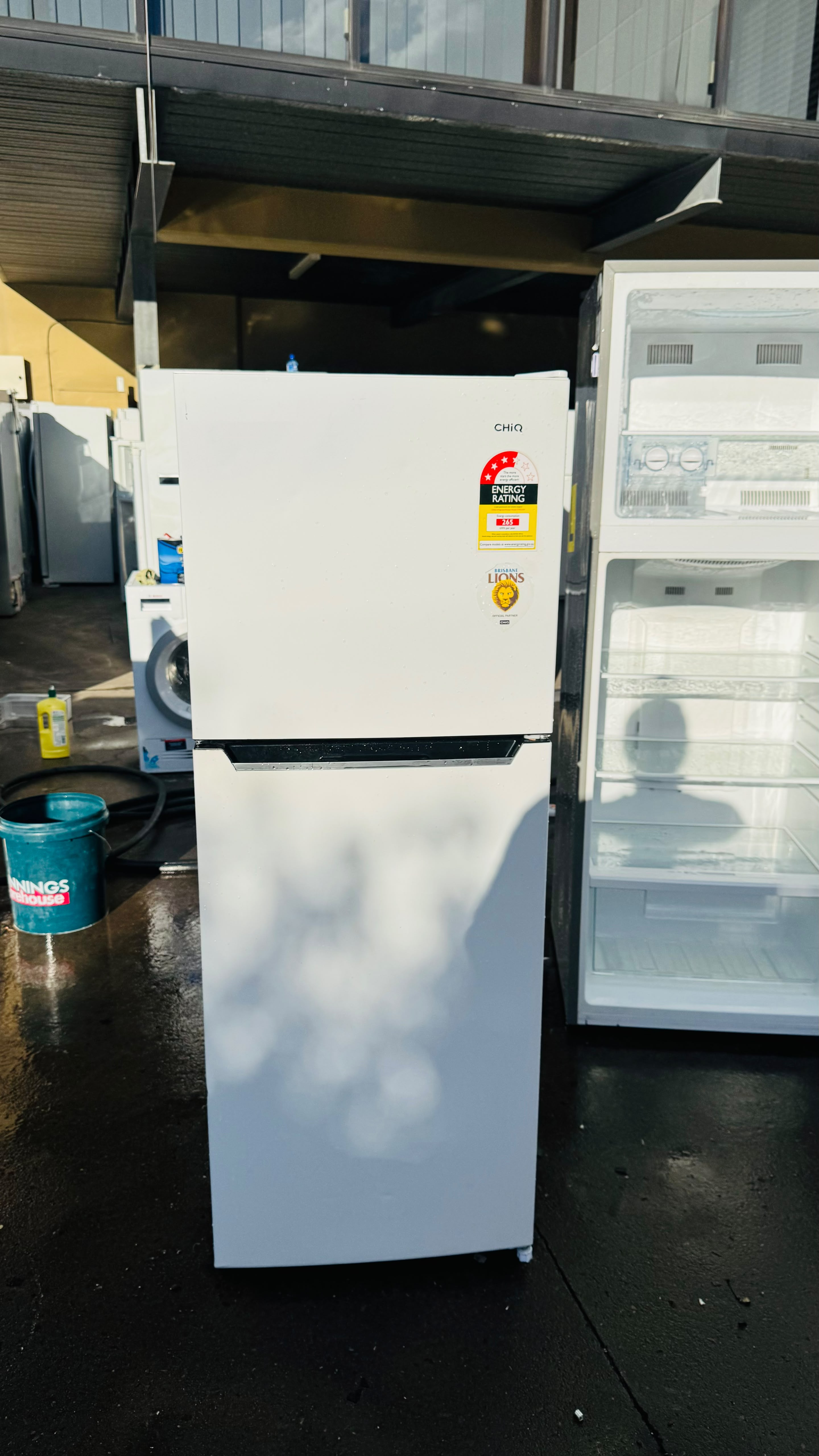 CHIQ 216 LITRES FRIDGE FREEZER