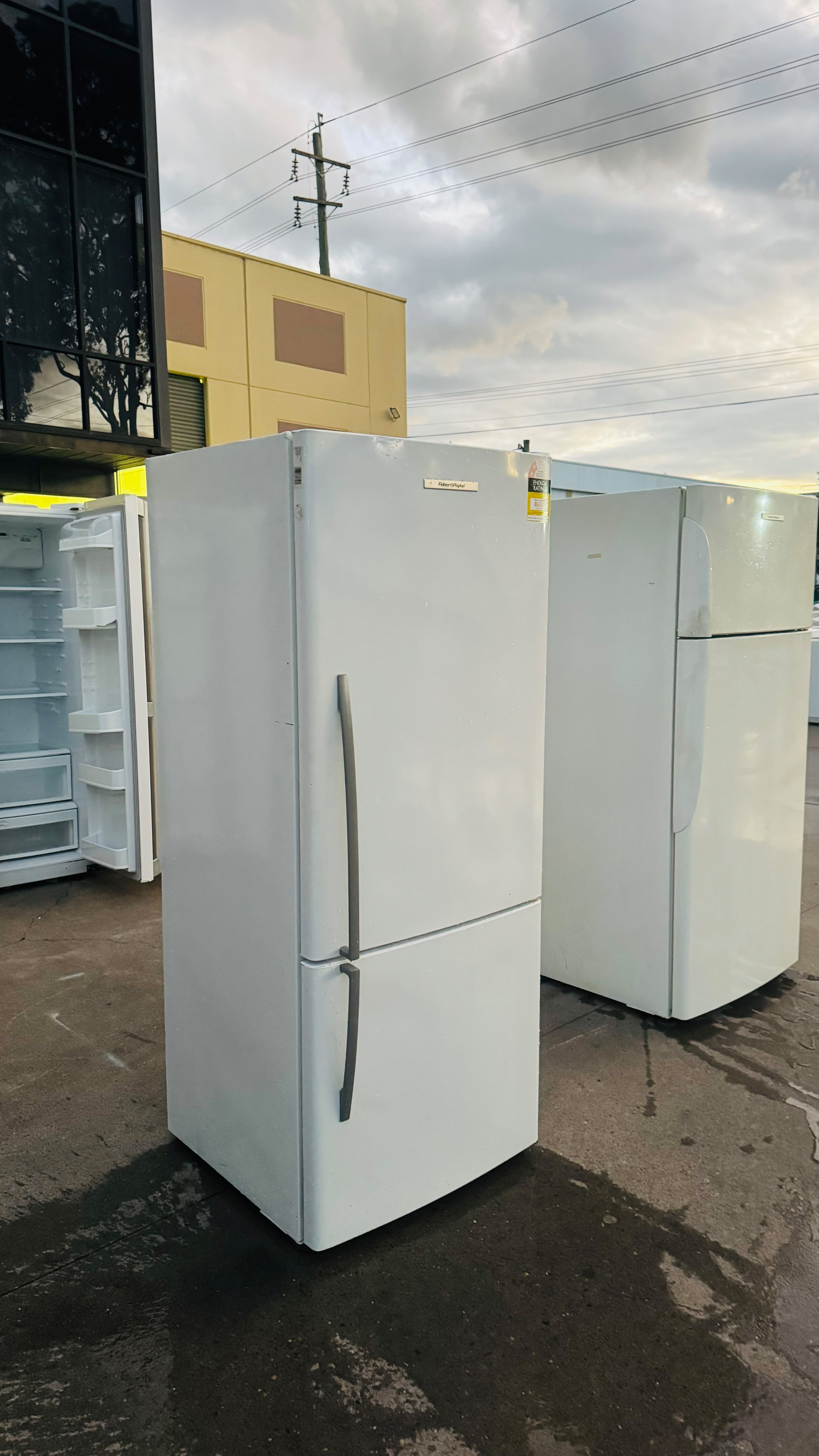FISHER AND PAYKEL 442 LITRES FRIDGE FREEZER