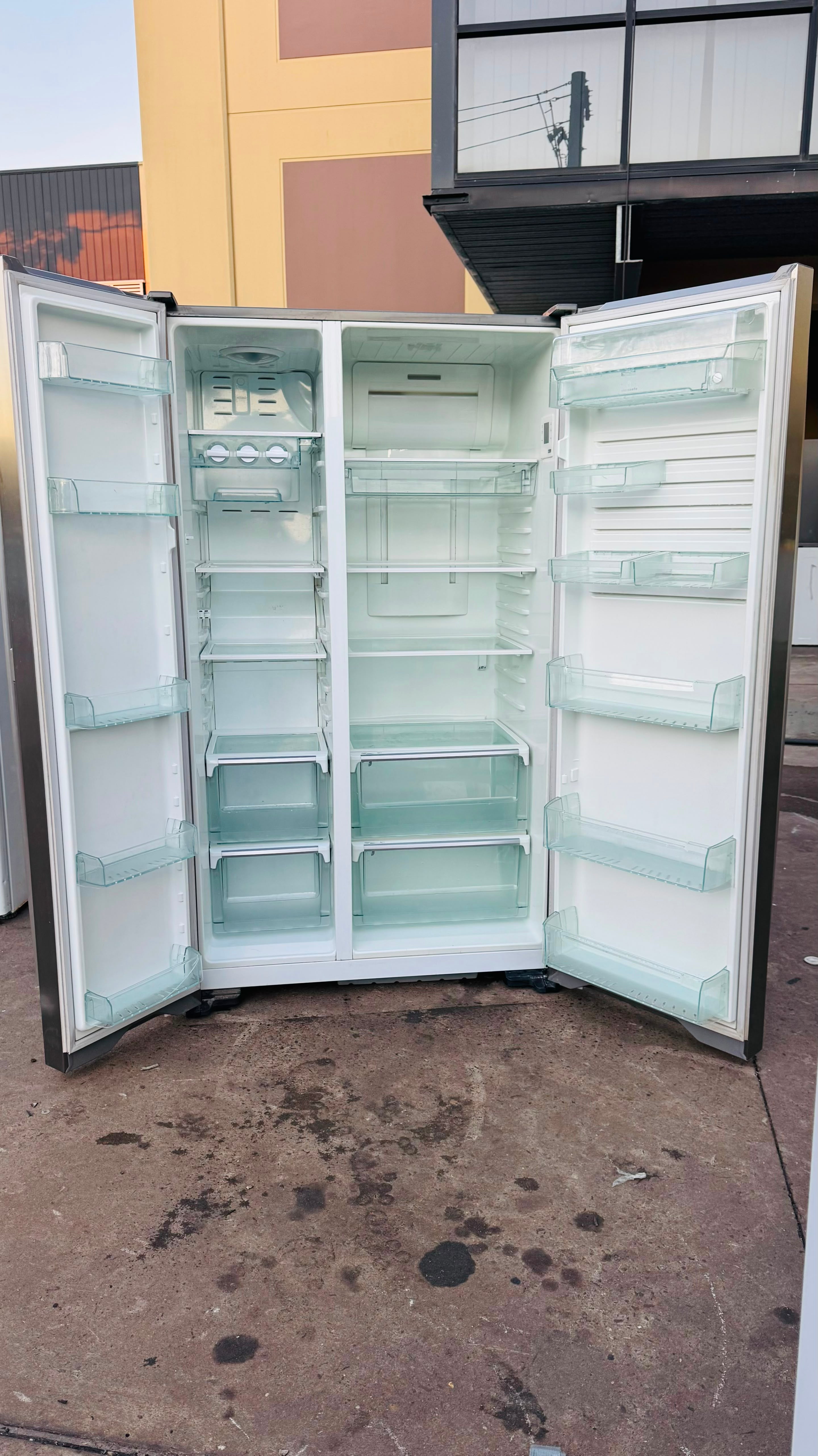 WESTINGHOUSE SIDE BY SIDE 700 LITRES FRIDGE FREEZER