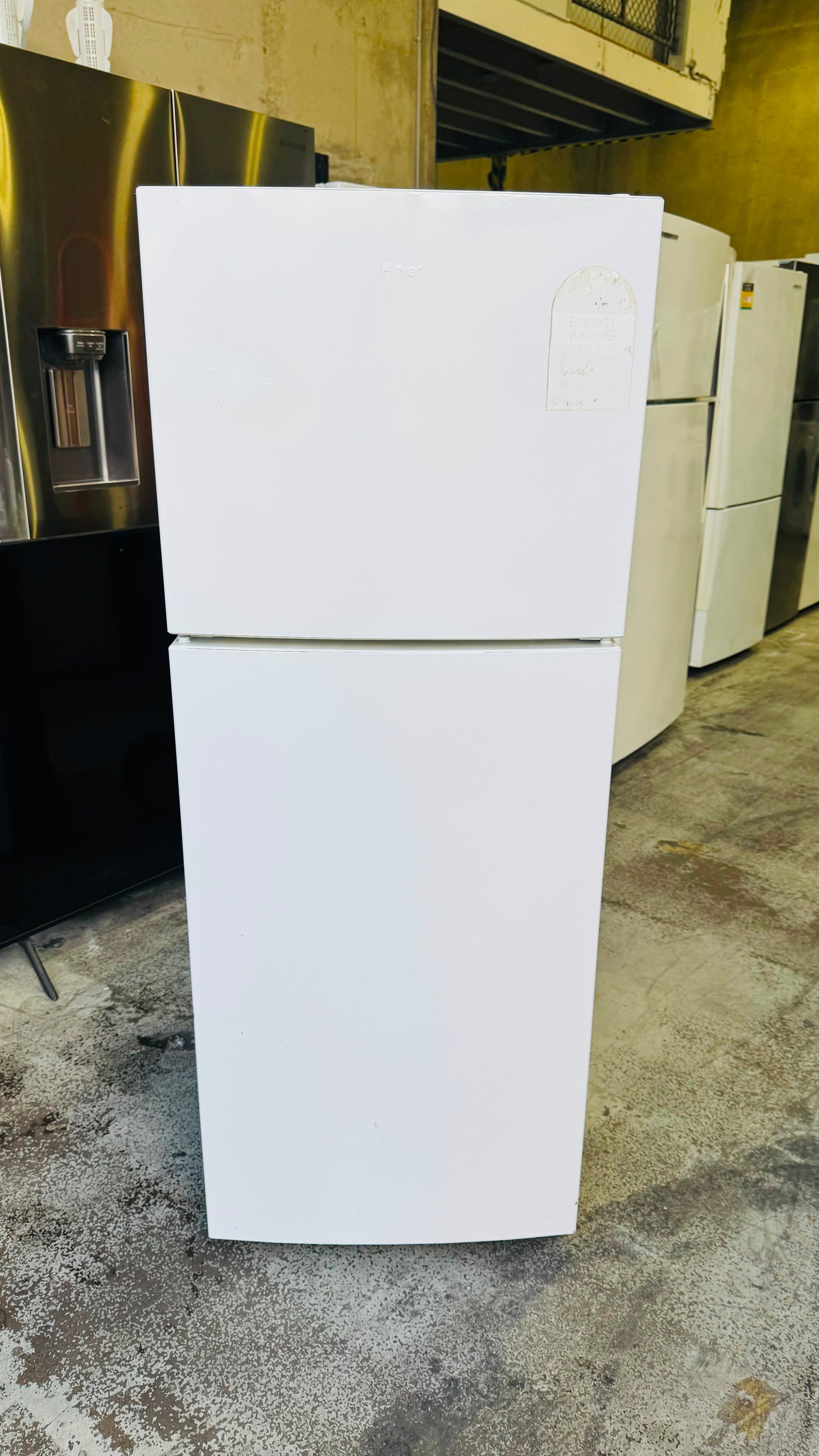 HAIER 222 LITRES FRIDGE FREEZER