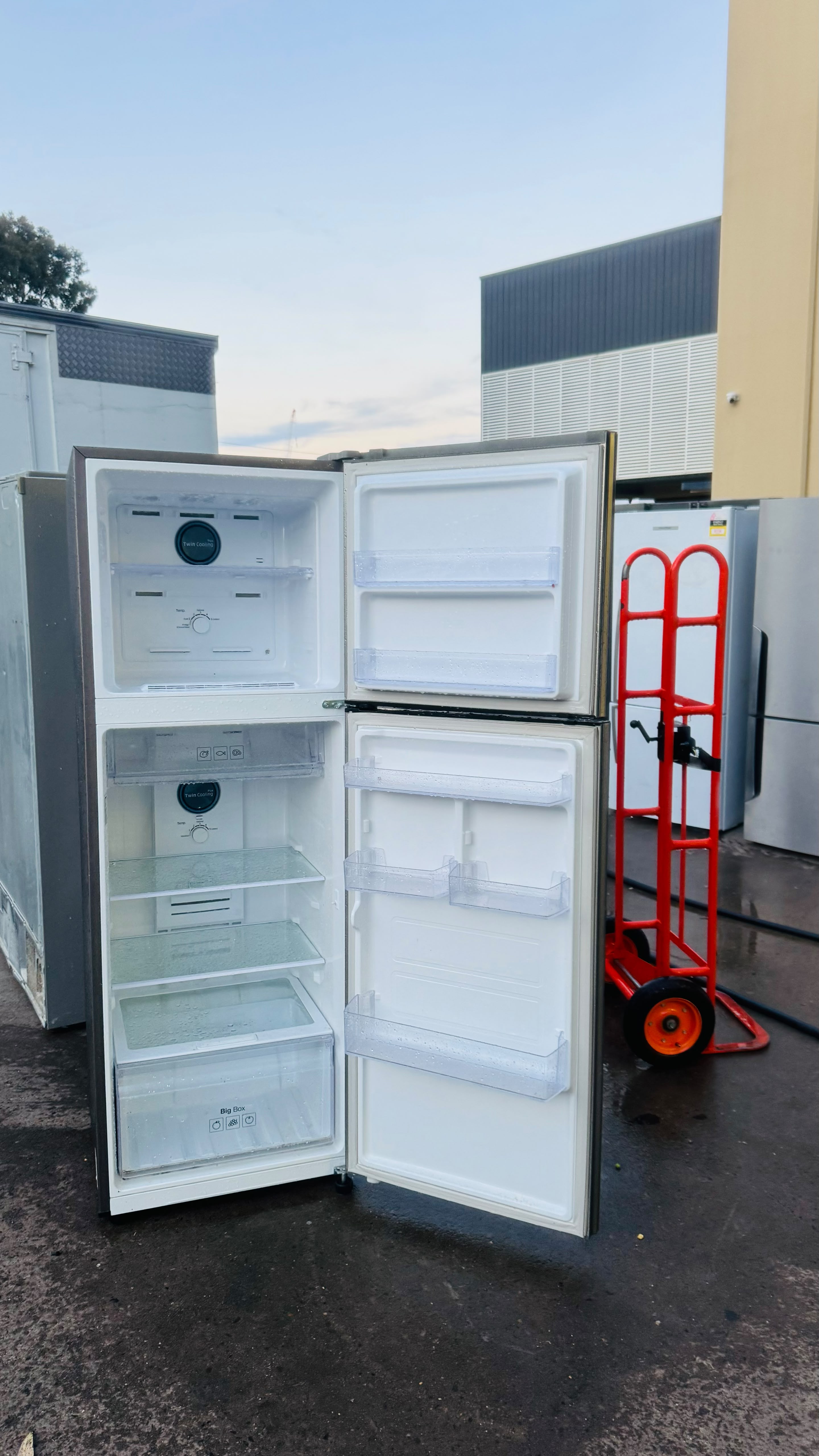 SAMSUNG 343 LITRES FRIDGE FREEZER