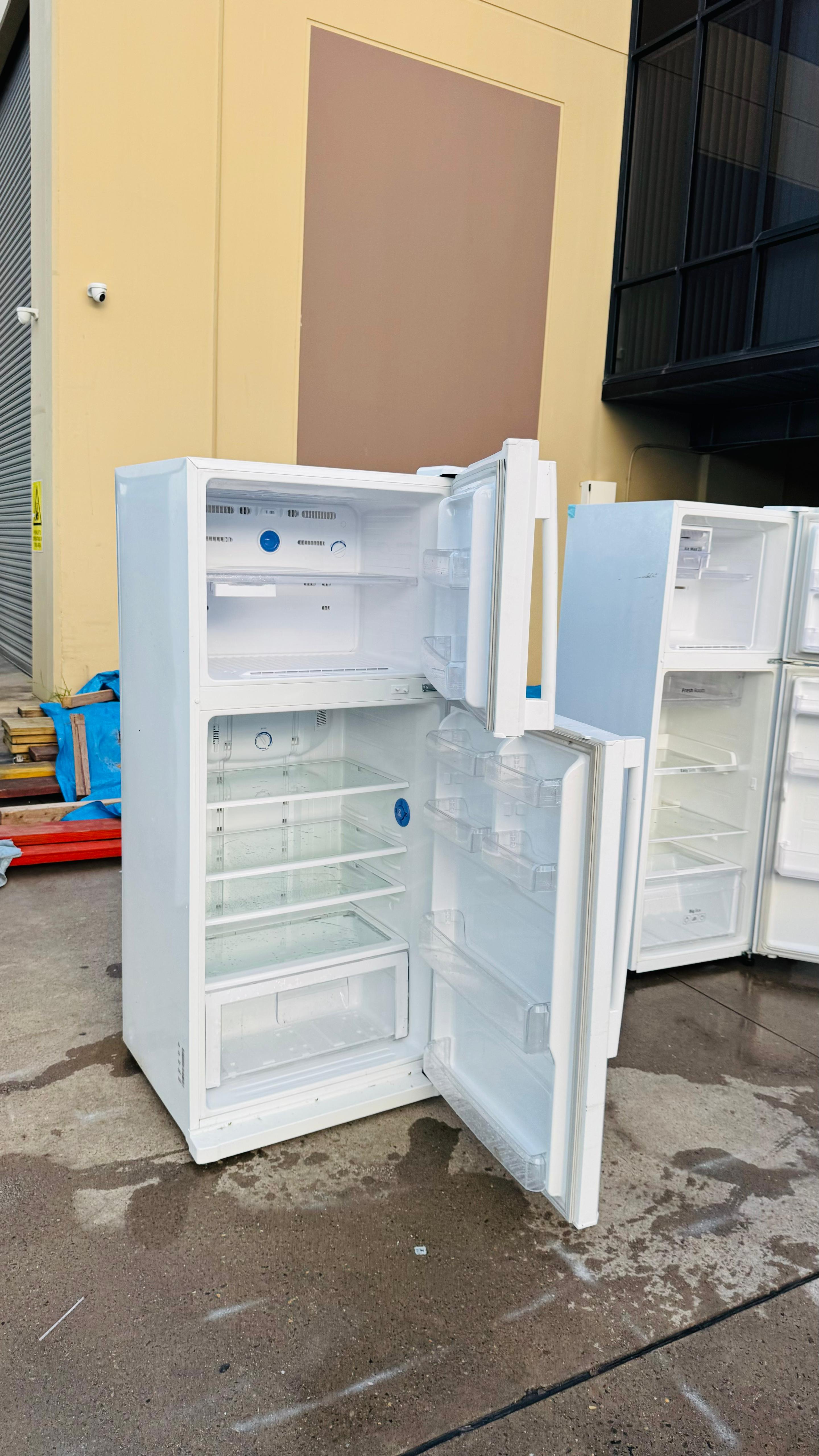 SAMSUNG 434 LITRES FRIDGE FREEZER