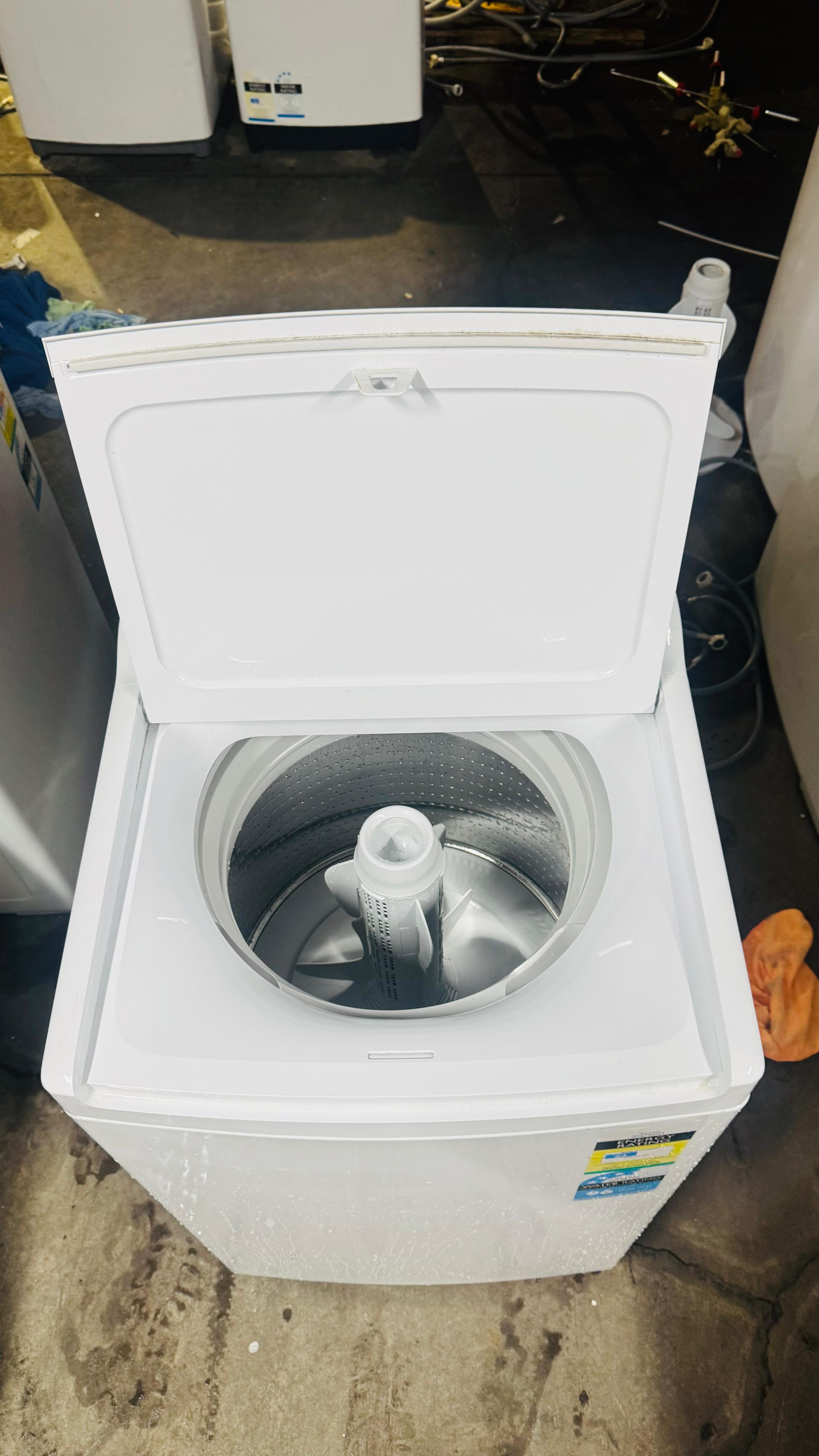 FISHER AND PAYKEL 8.5KGS TOP LOADER WASHING MACHINE