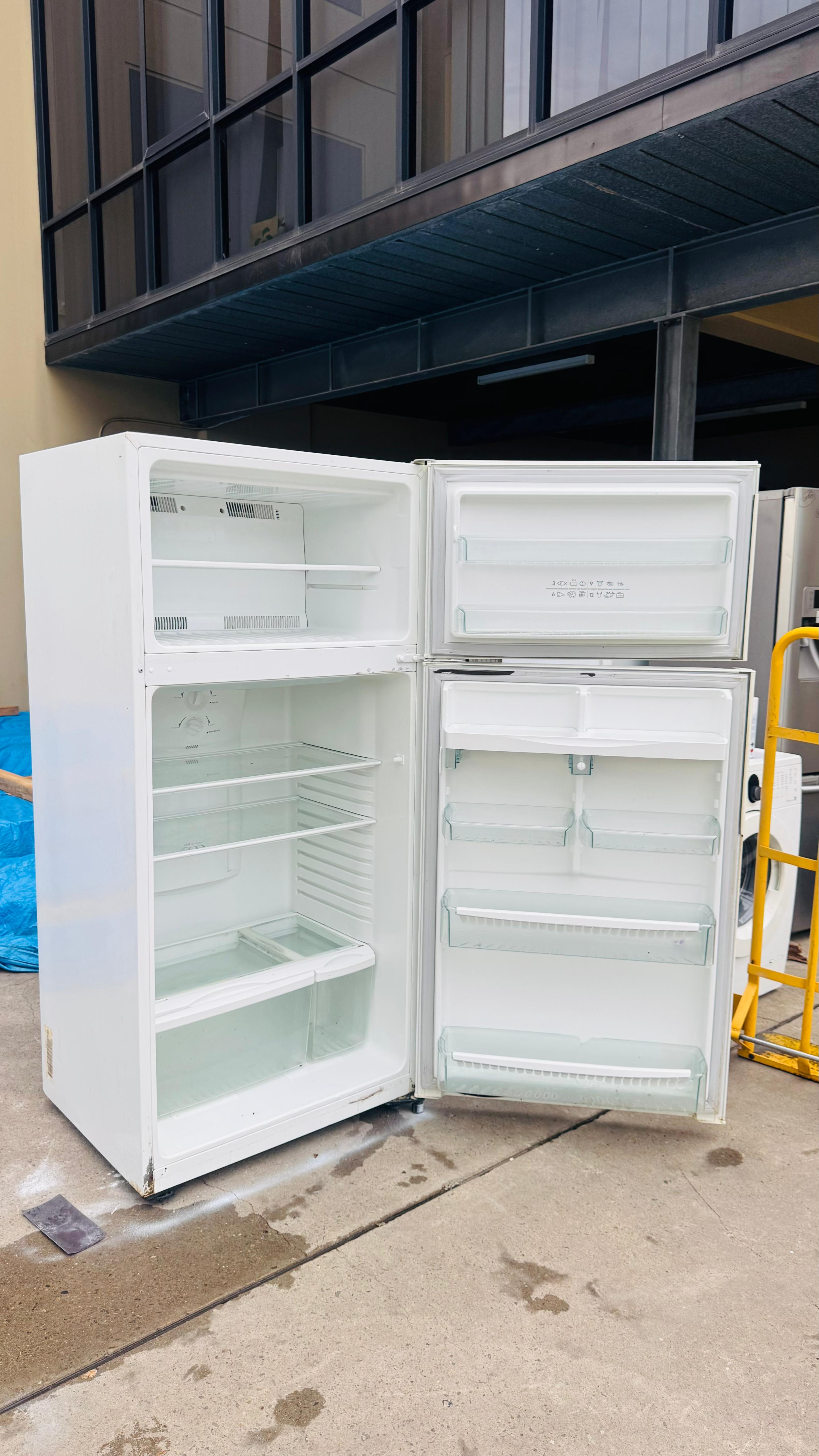 WESTINGHOUSE 517 LITRES FRIDGE FREEZER