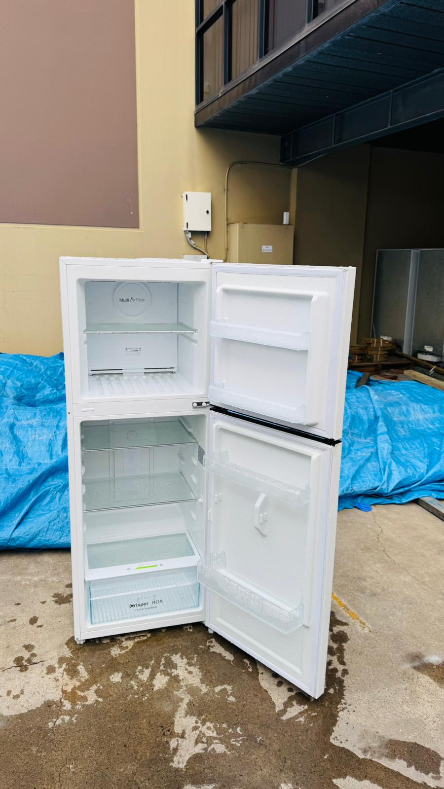 CHIQ 216 LITRES FRIDGE FREEZER