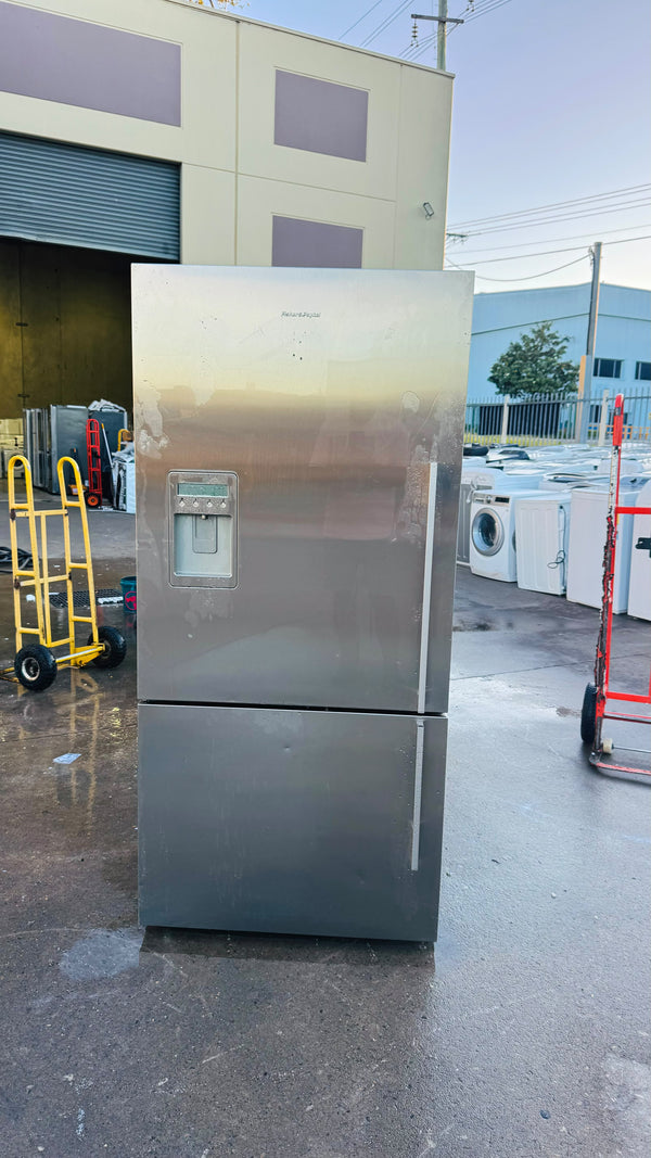 FISHER AND PAYKEL 519 LITRES FRIDGE FREEZER