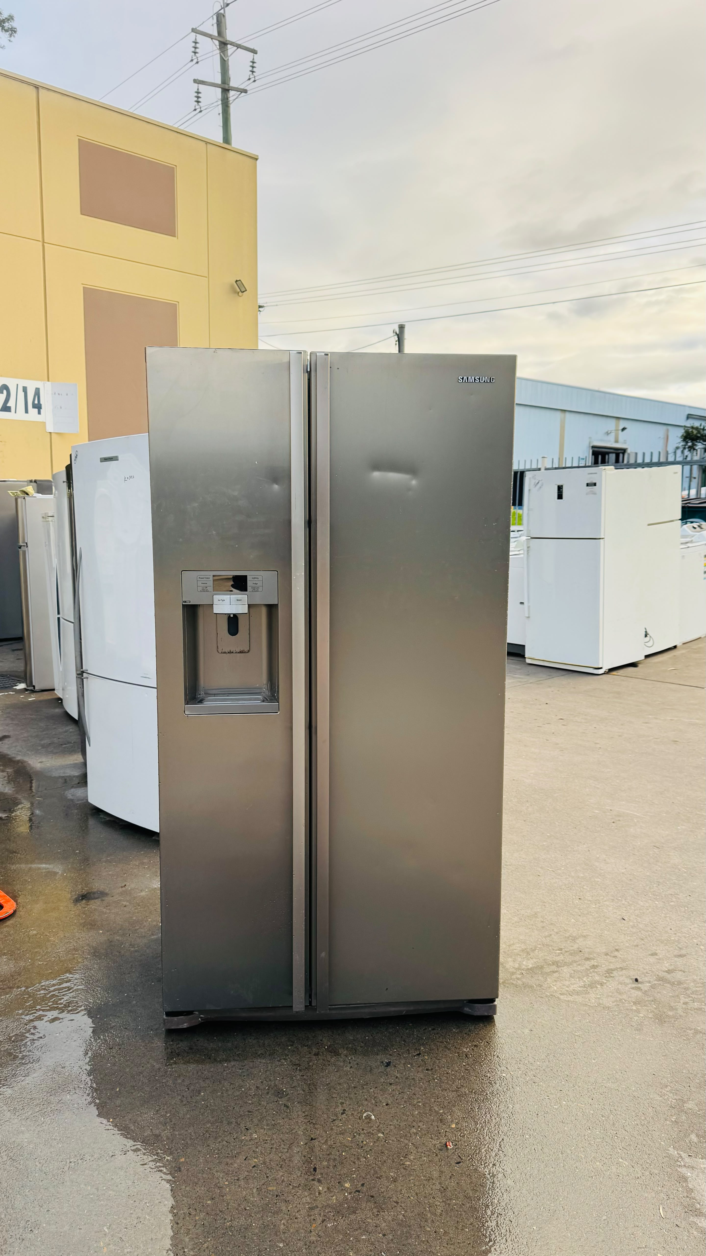 SAMSUNG 691 LITRES SIDE BY SIDE DOOR FRIDGE FREEZER