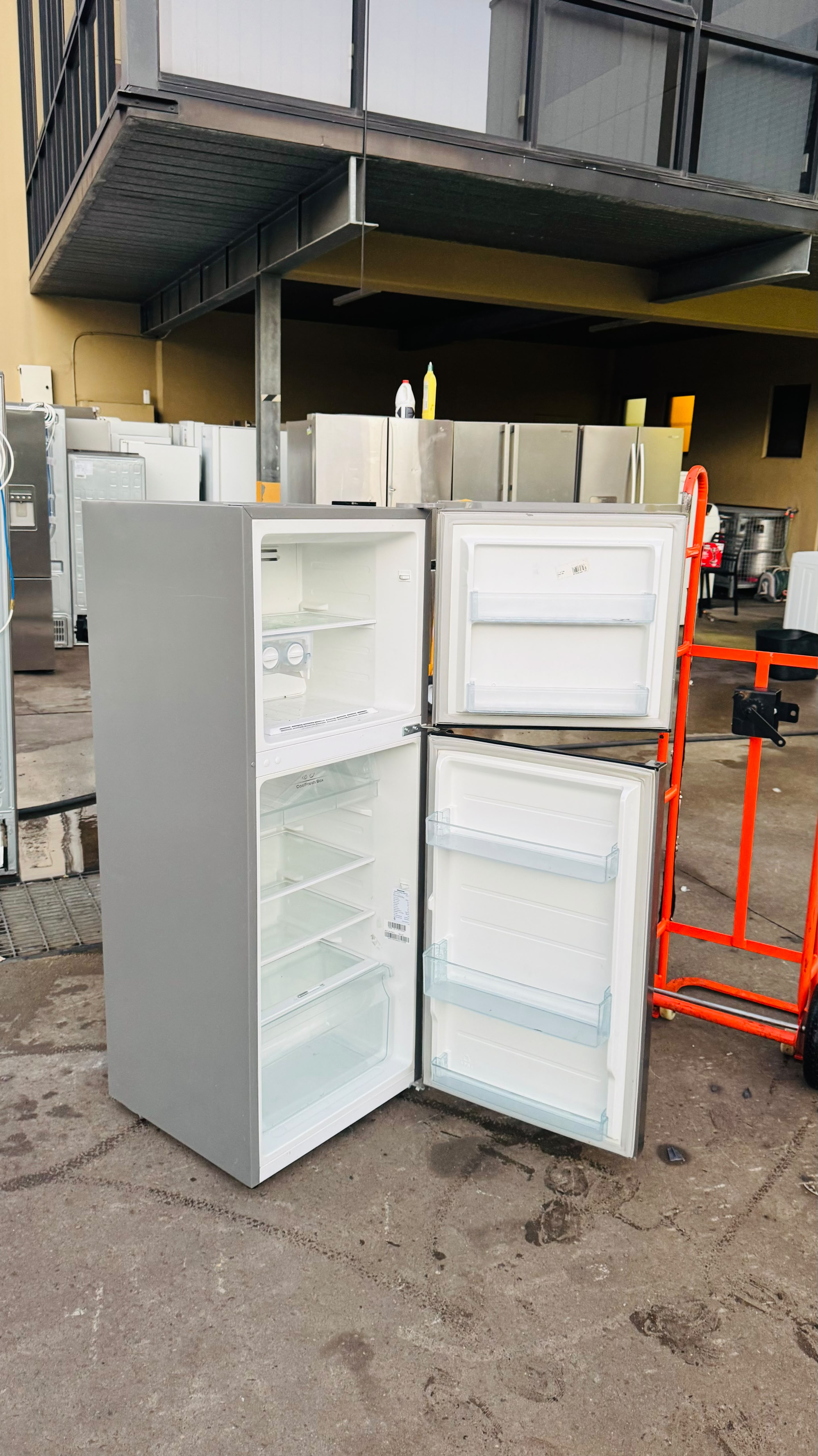 HISENSE 230 LITRES FRIDGE FREEZER