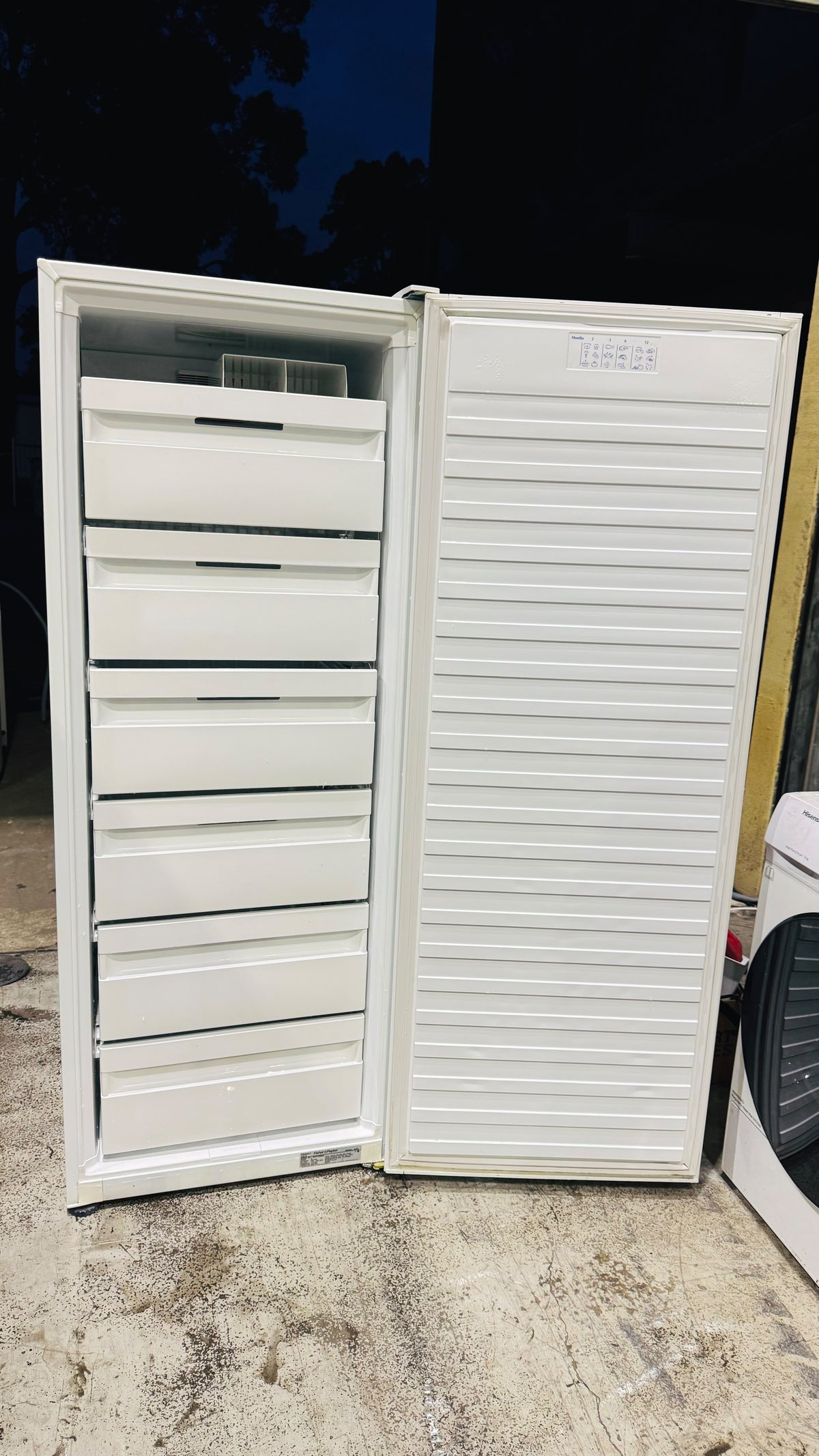 FISHER AND PAYKEL 389 LITRES FREEZER ONLY