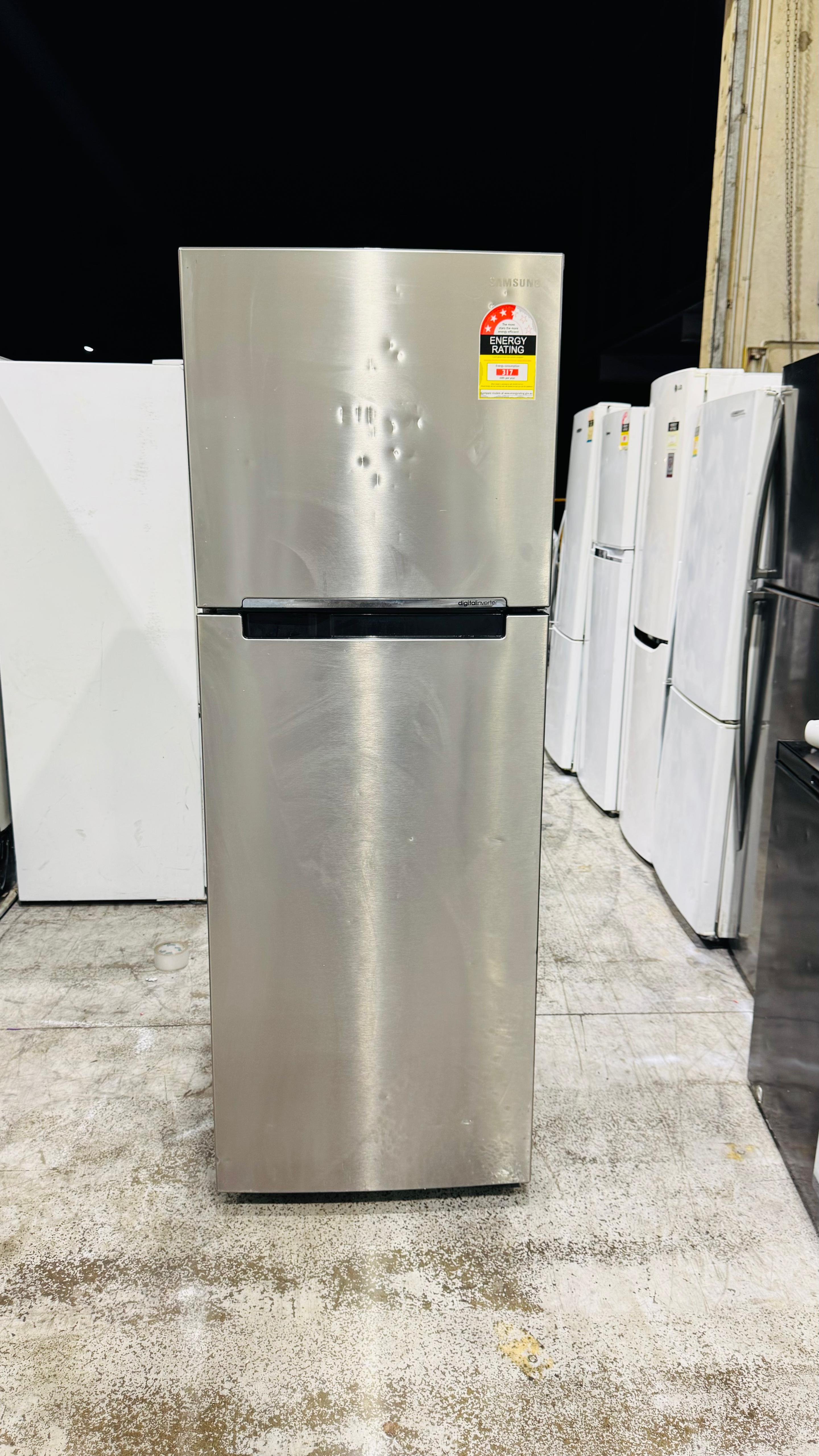 SAMSUNG 341 LITRES FRIDGE FREEZER
