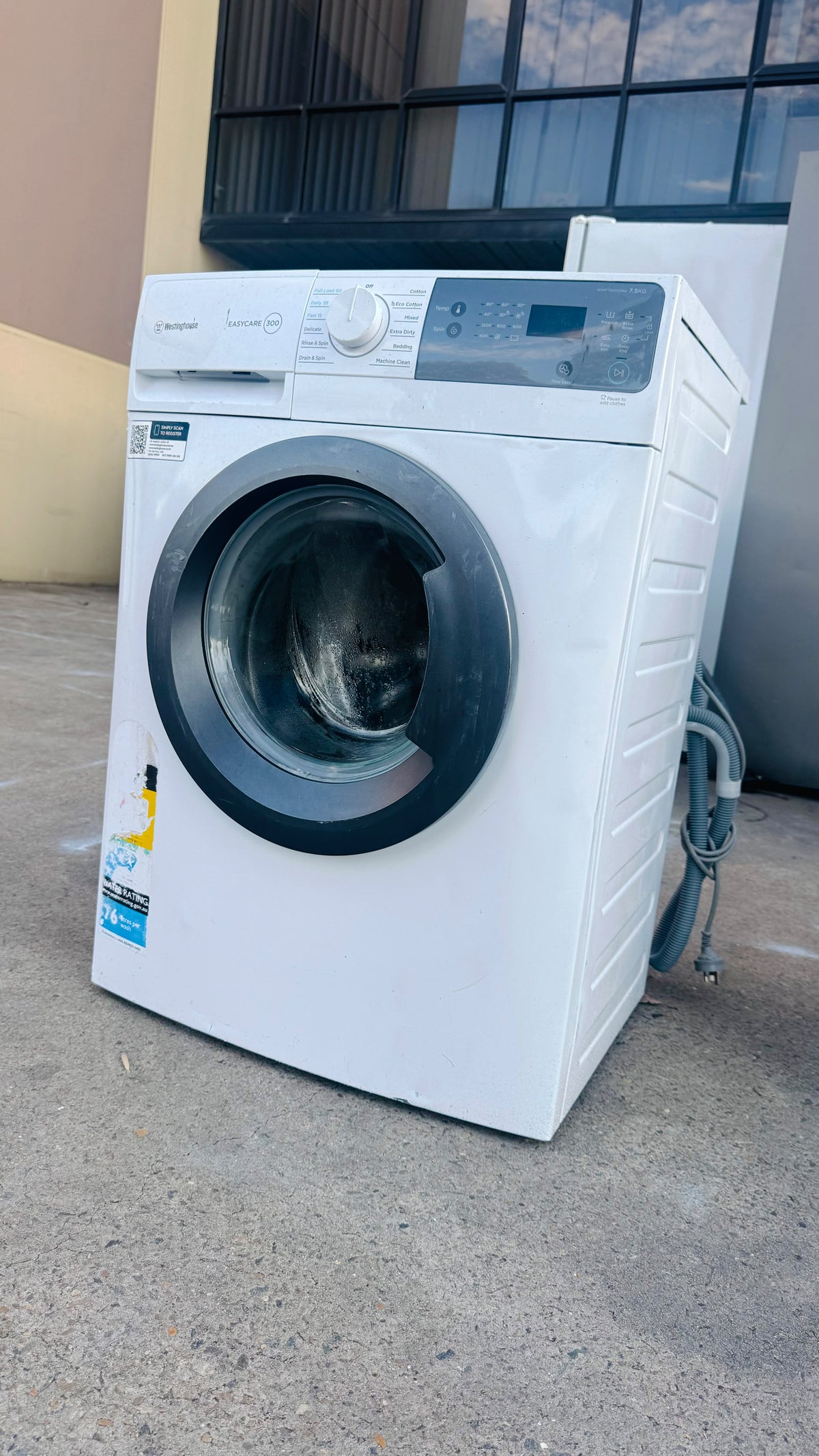 WESTINGHOUSE 7.5KGS FRONT LOADER WASHING MACHINE